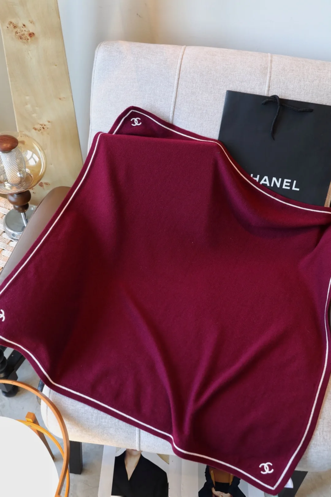 Chanel Wool Cashmere Scarf in Burgundy · view 4