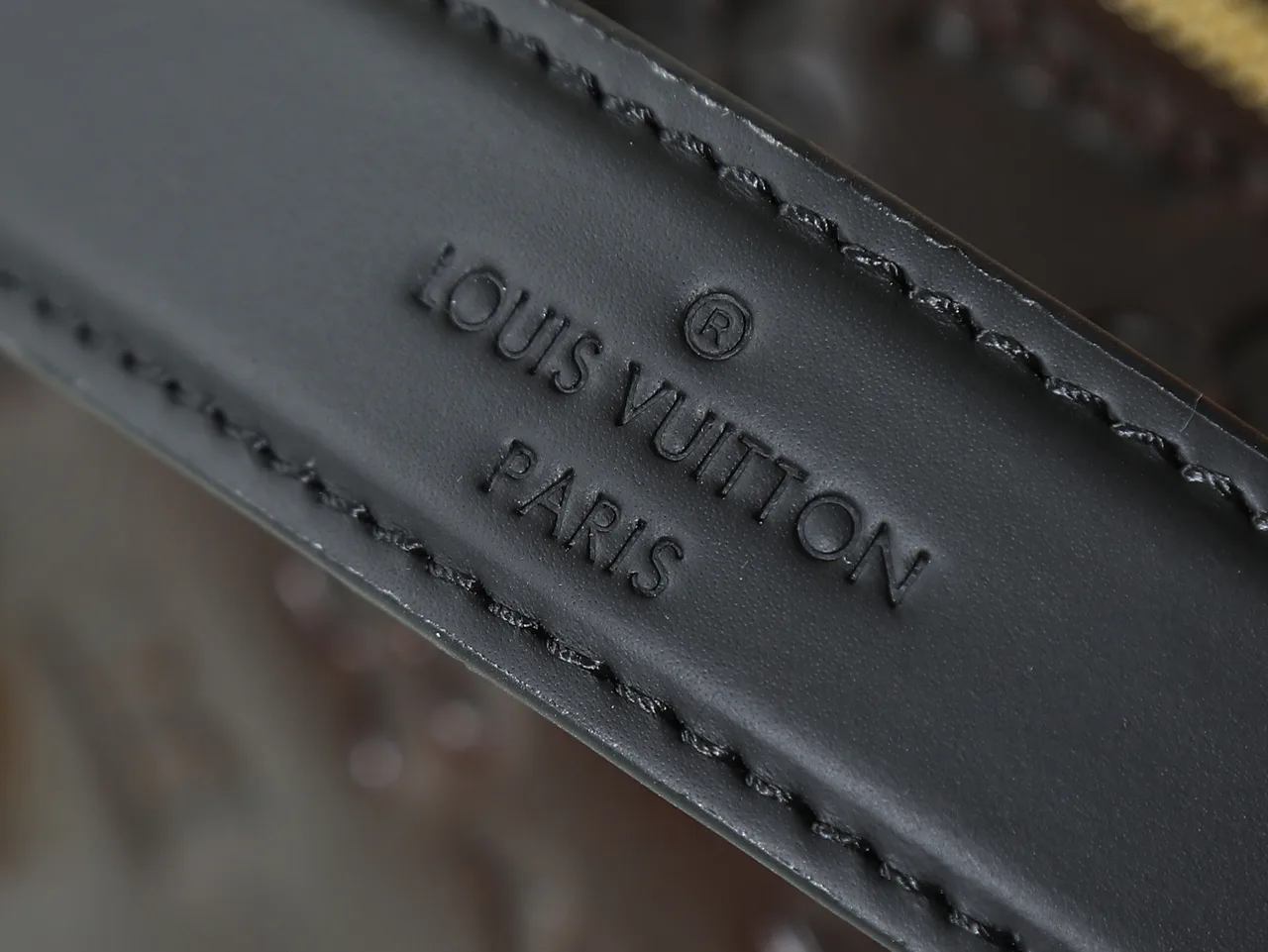Louis Vuitton Leather Handbag in Brown · view 5