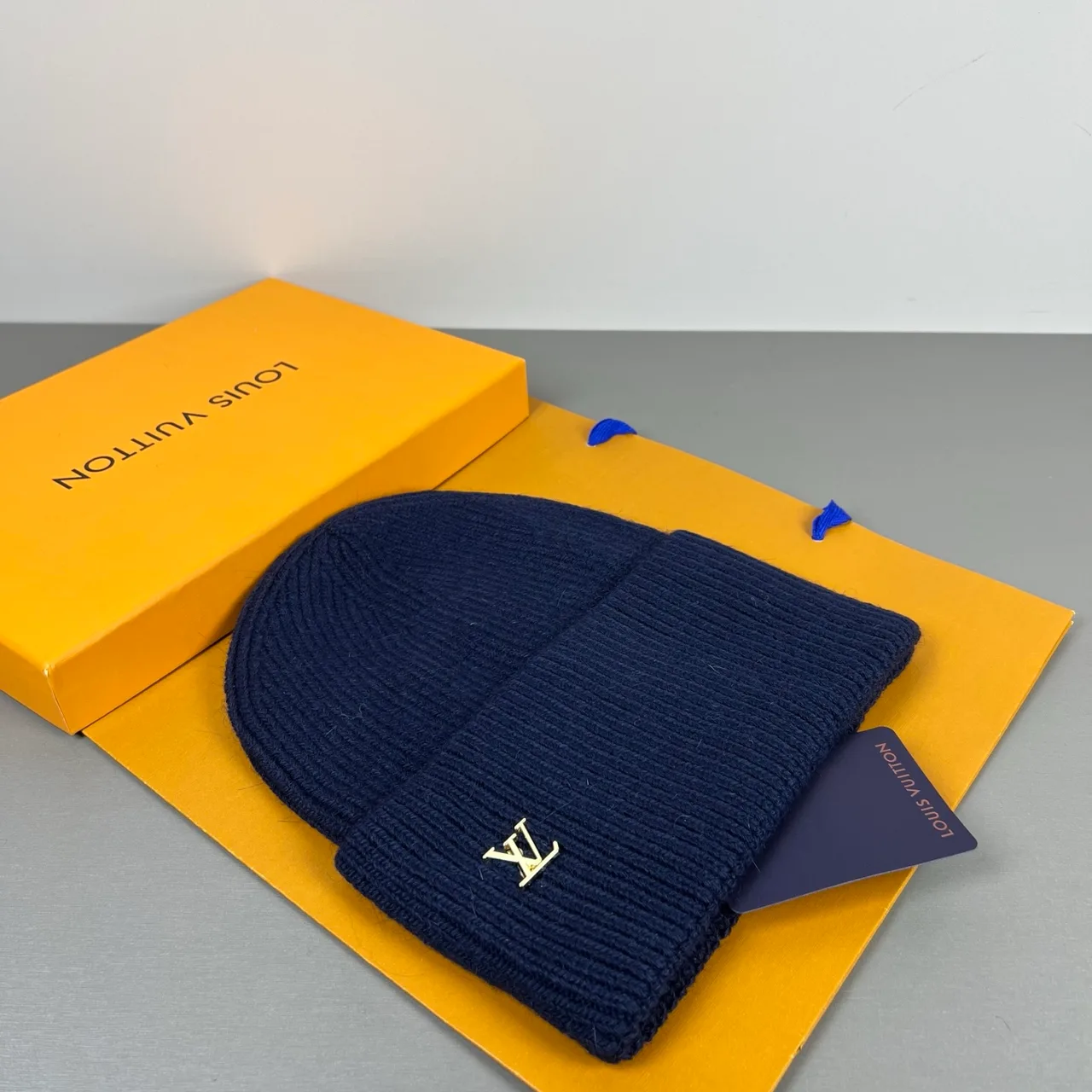 Louis Vuitton Small-logo knit beanie in White & Blue · view 4