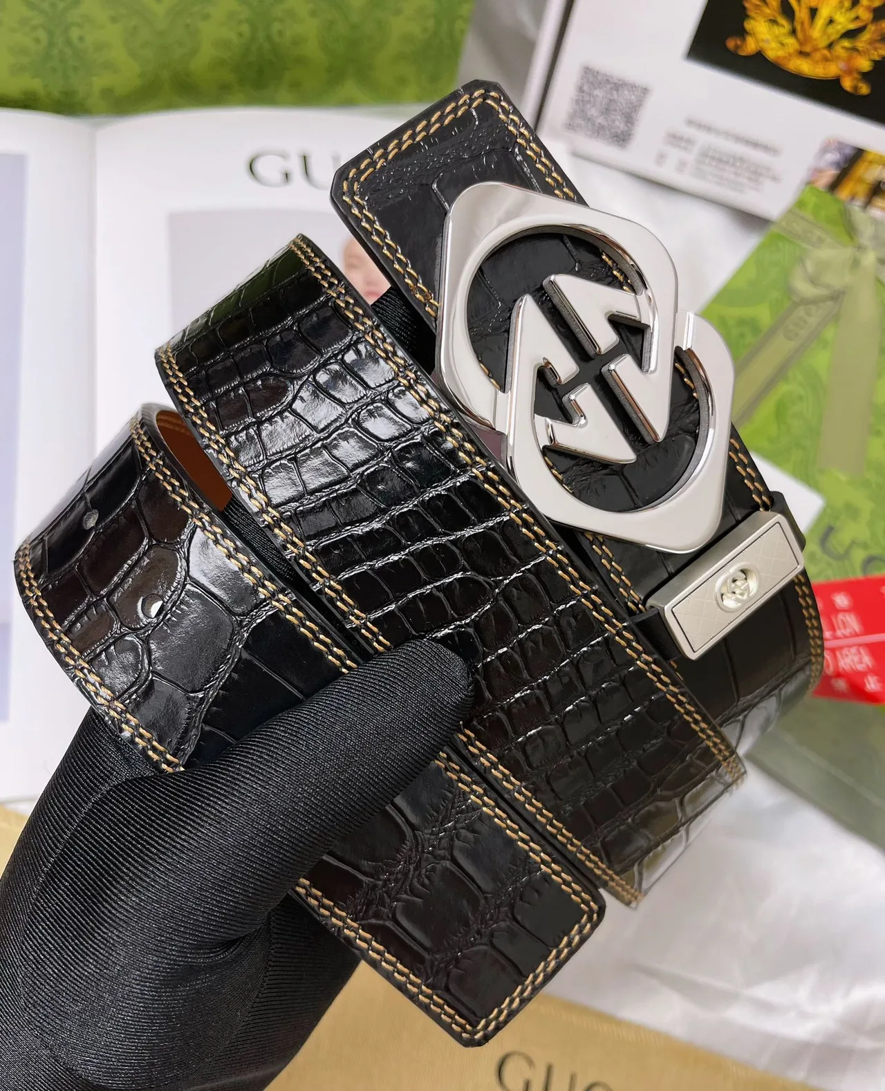 Gucci Cowhide Belt in Black · view 2
