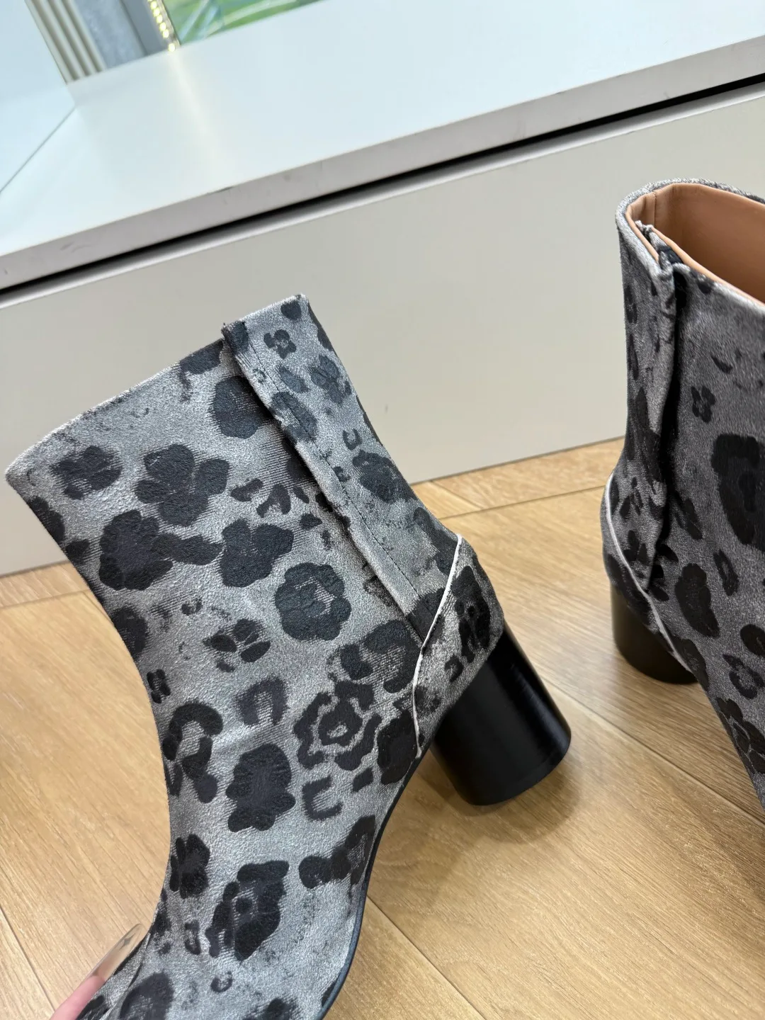 Maison Margiela Cowhide Matte Tabi Ankle Boots in Grey · view 8