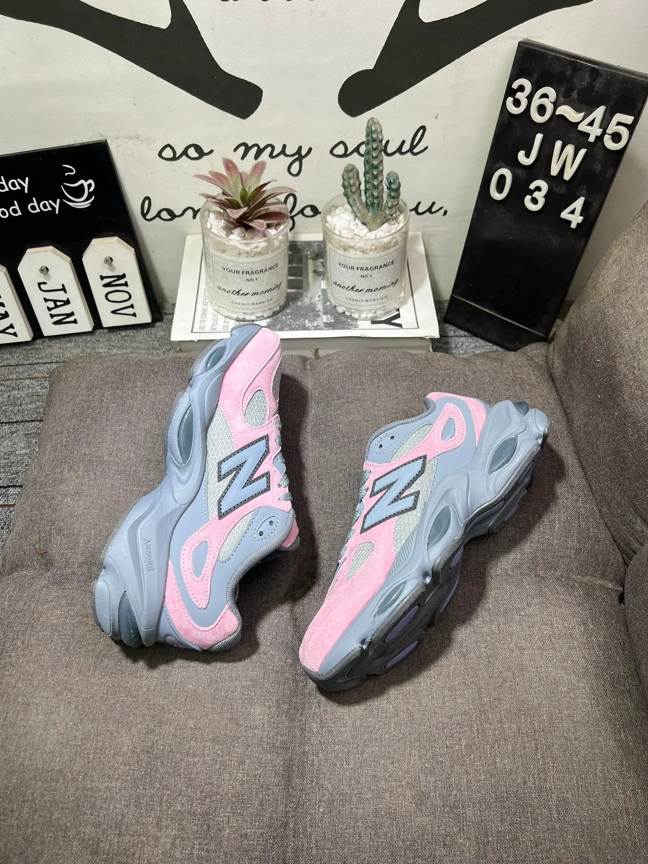 New Balance Sneakers in Pink · view 3