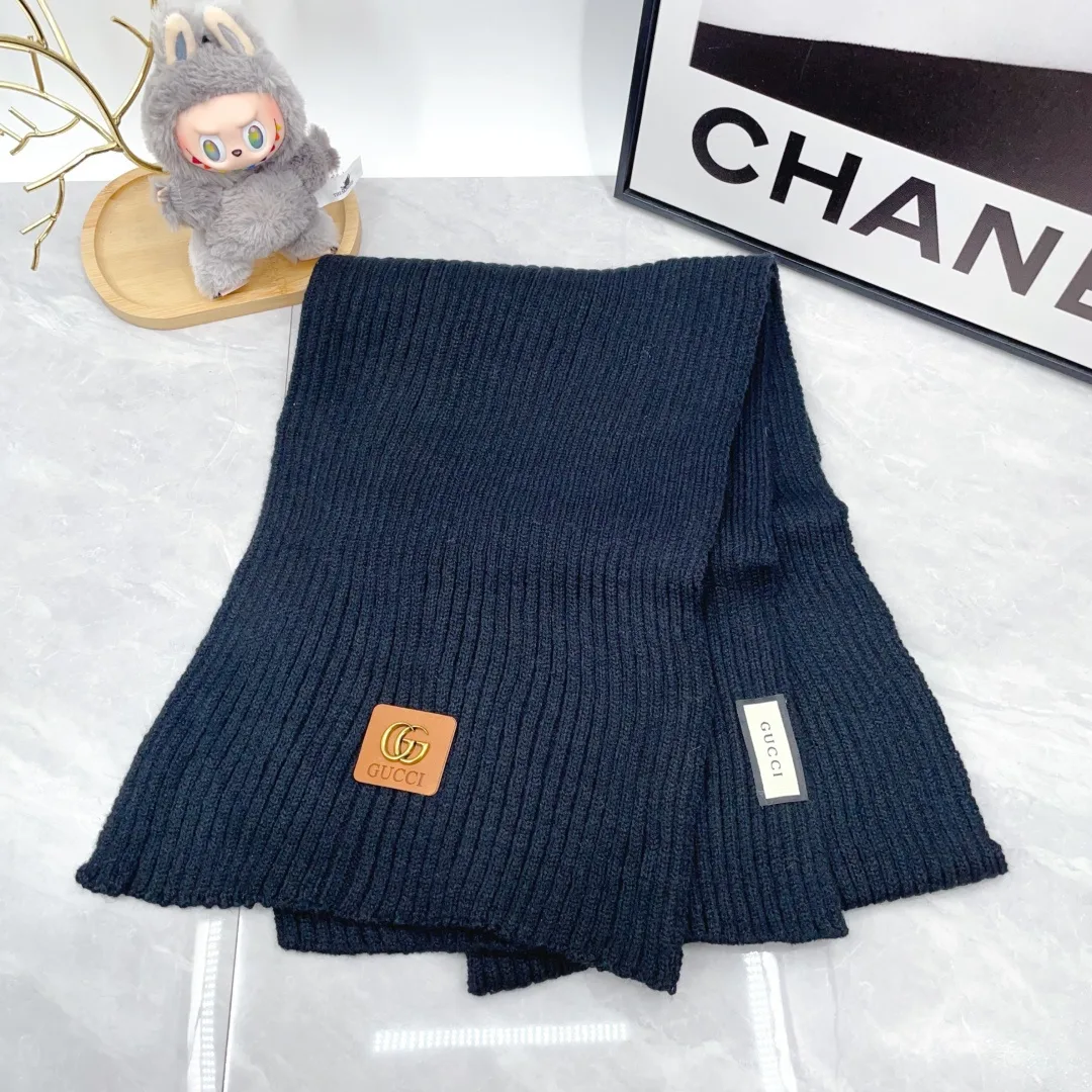 Gucci Wool Ribbed Hat scarf and gloves knit set in Blue · view 8