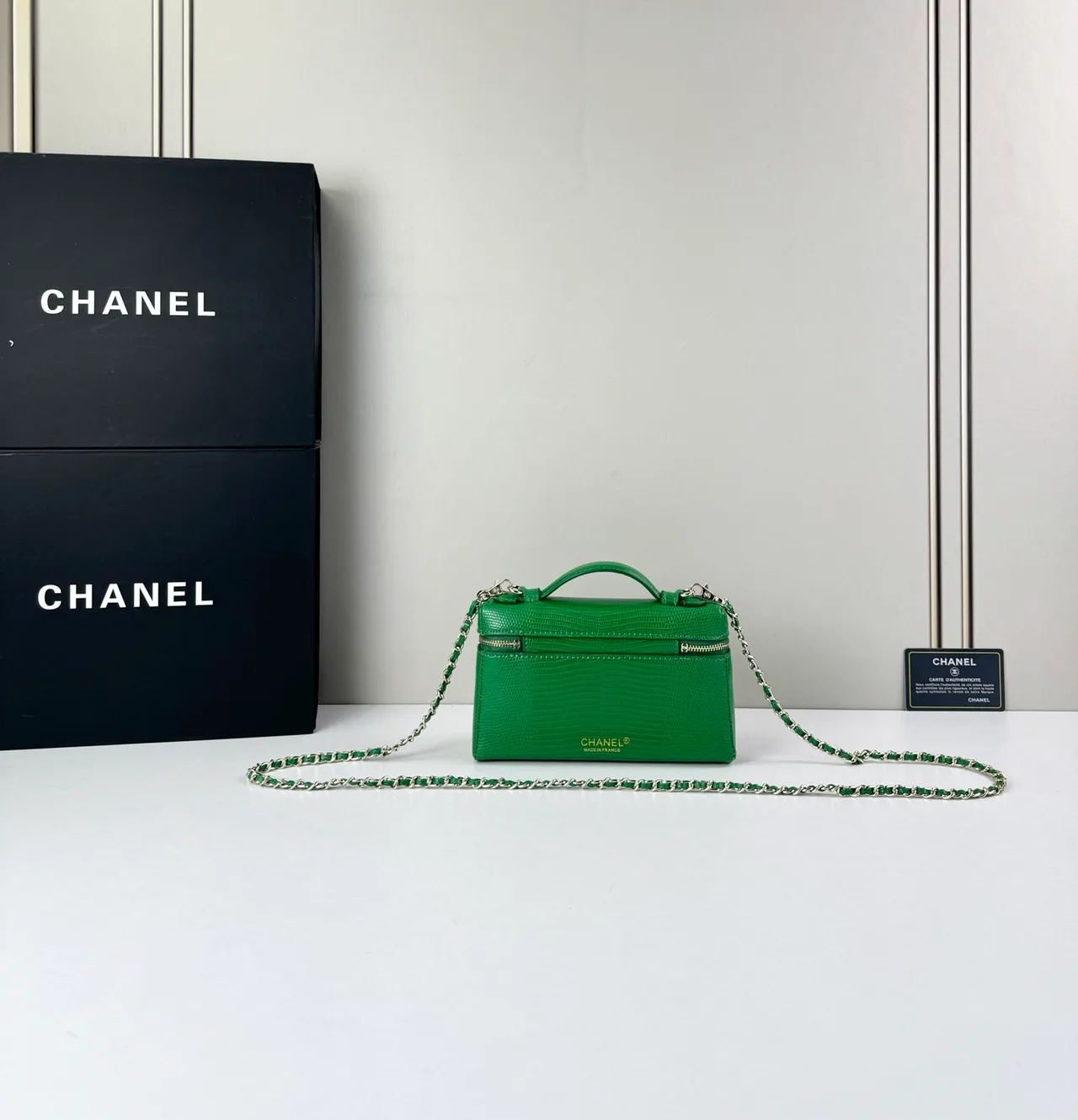 Chanel Cowhide Textured Chain-Strap Vanity Bag in Green · view 3