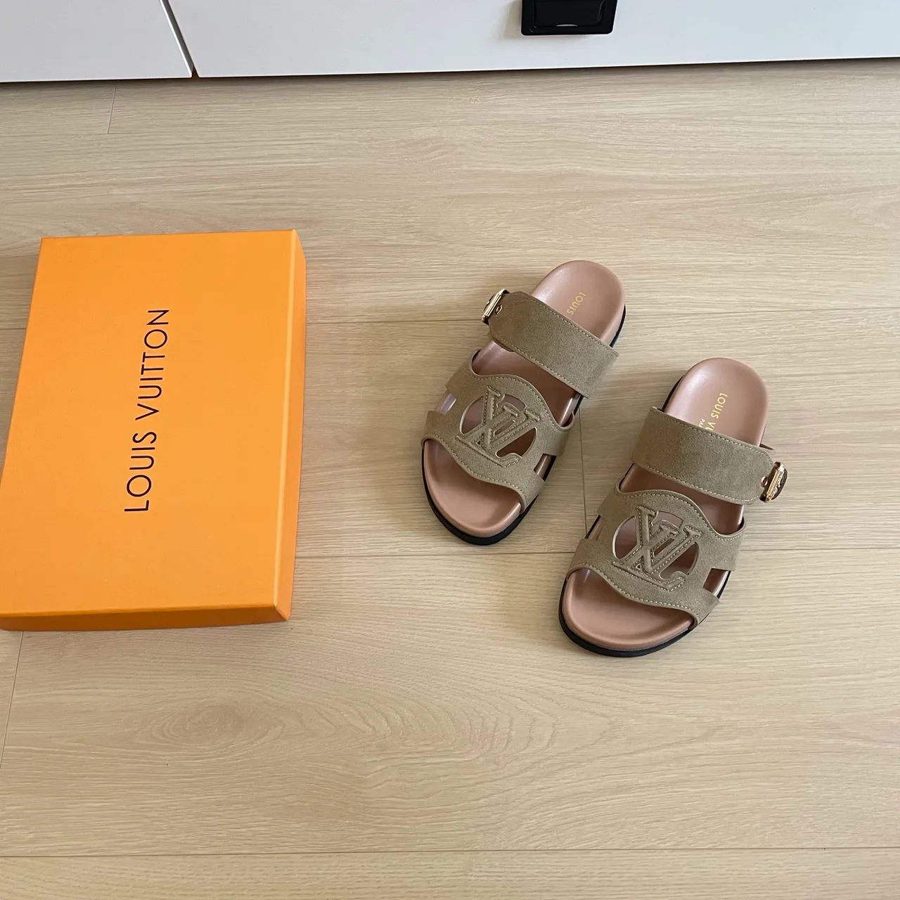 Louis Vuitton Leather Woven Buckle Sandals in Green · view 2