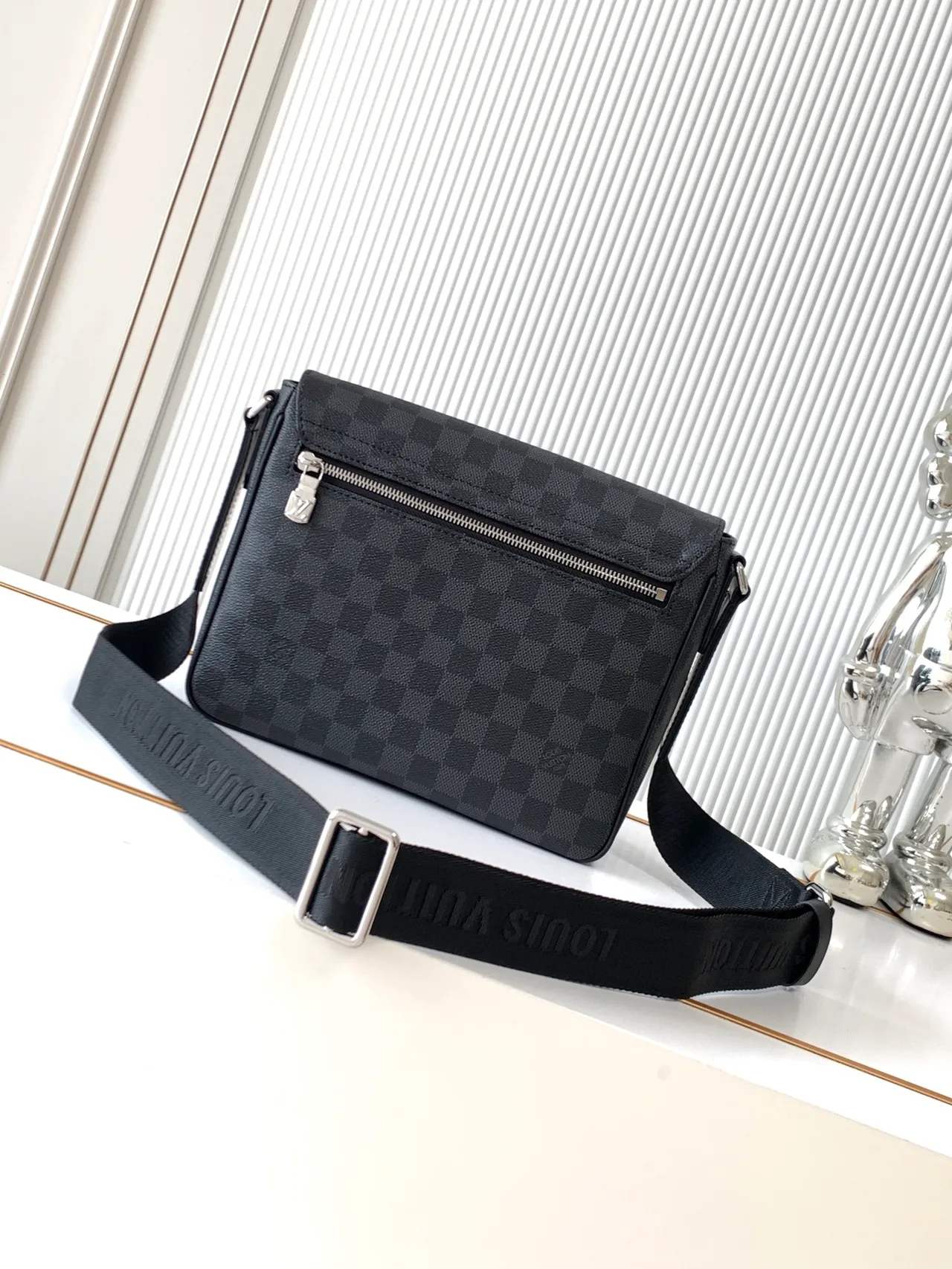 Louis Vuitton Leather Crossbody Bag in Grey · view 3