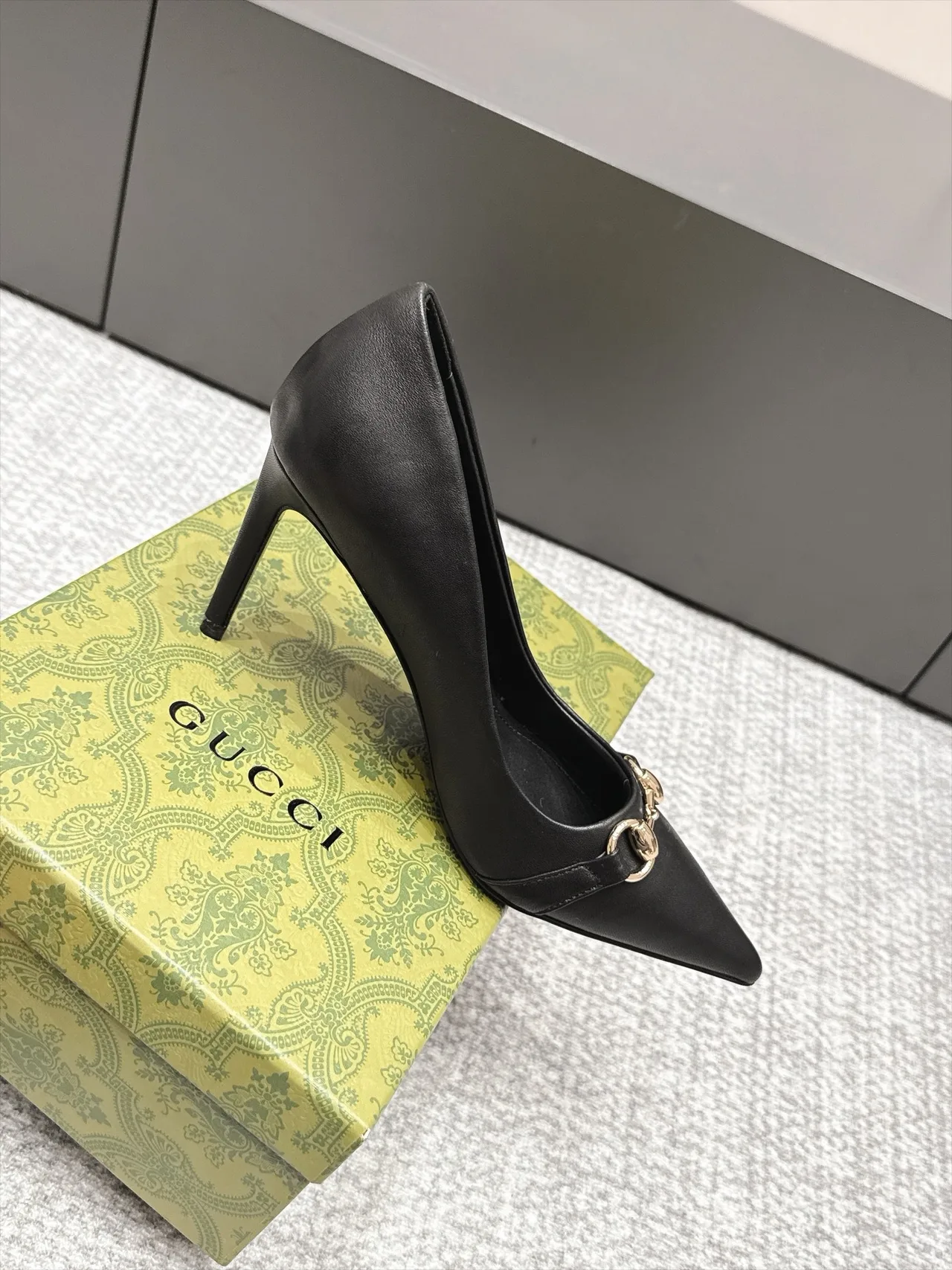 Gucci Sheepskin Horsebit Heel Pumps in Black · view 5