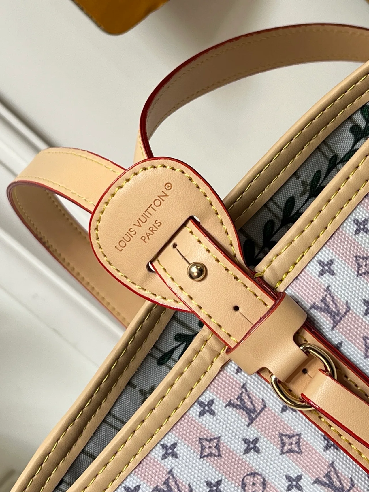 Louis Vuitton Canvas Tote in White · view 7