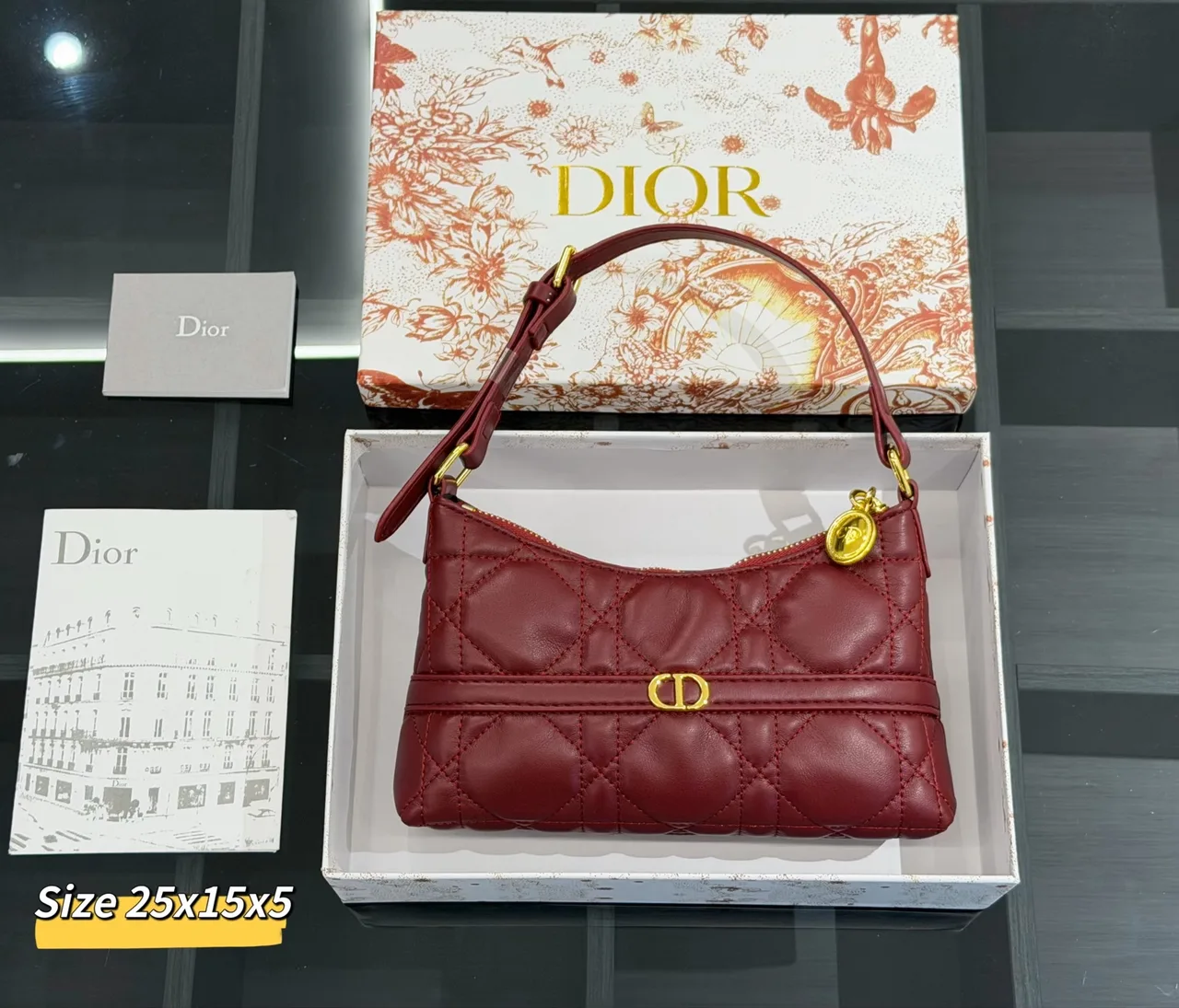 Dior Chain shoulder bag in White / Pink / Beige / Burgundy / Black / Grey / Blue · view 4