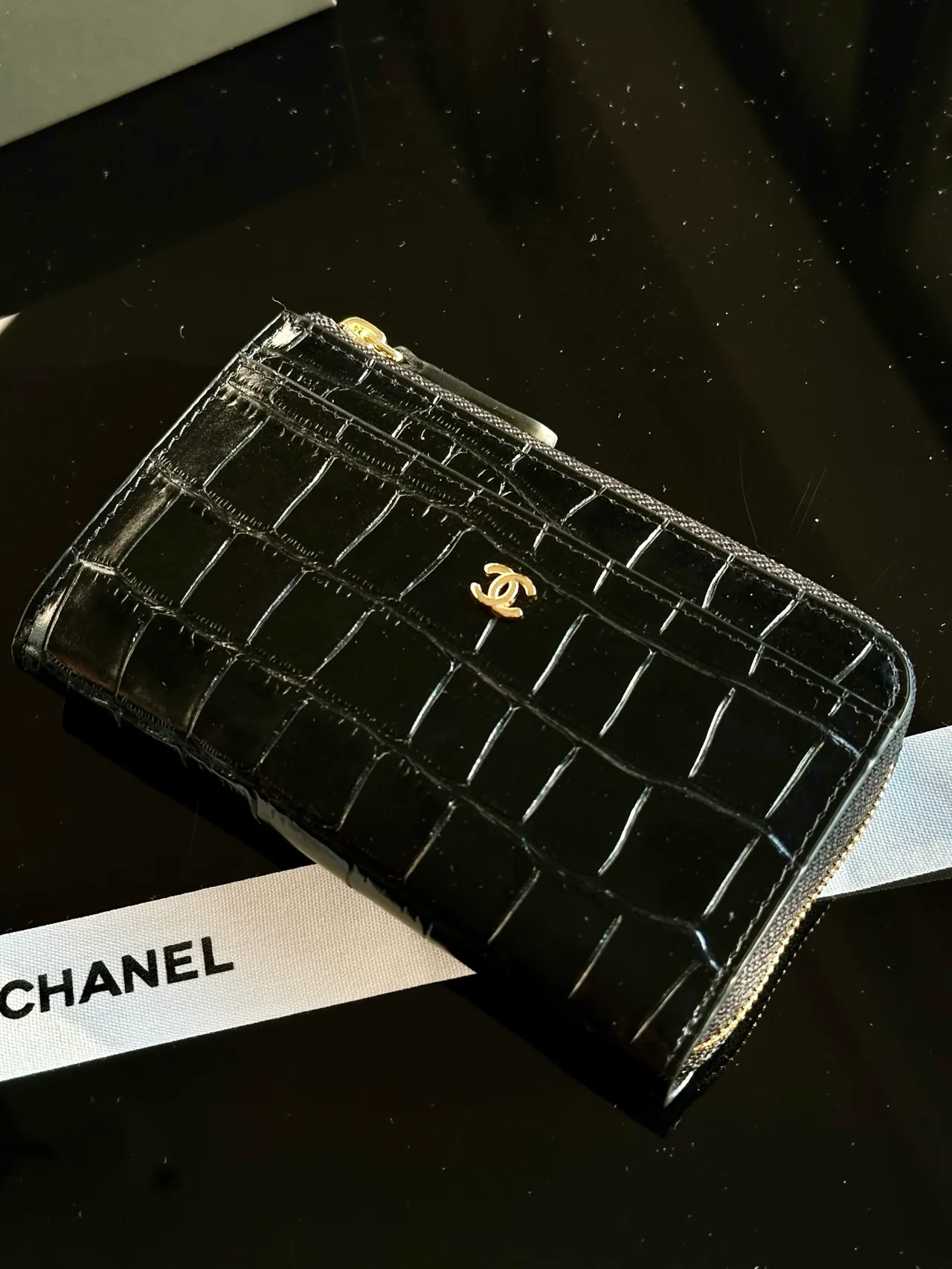 Chanel Glossy Wallet in Black · view 2