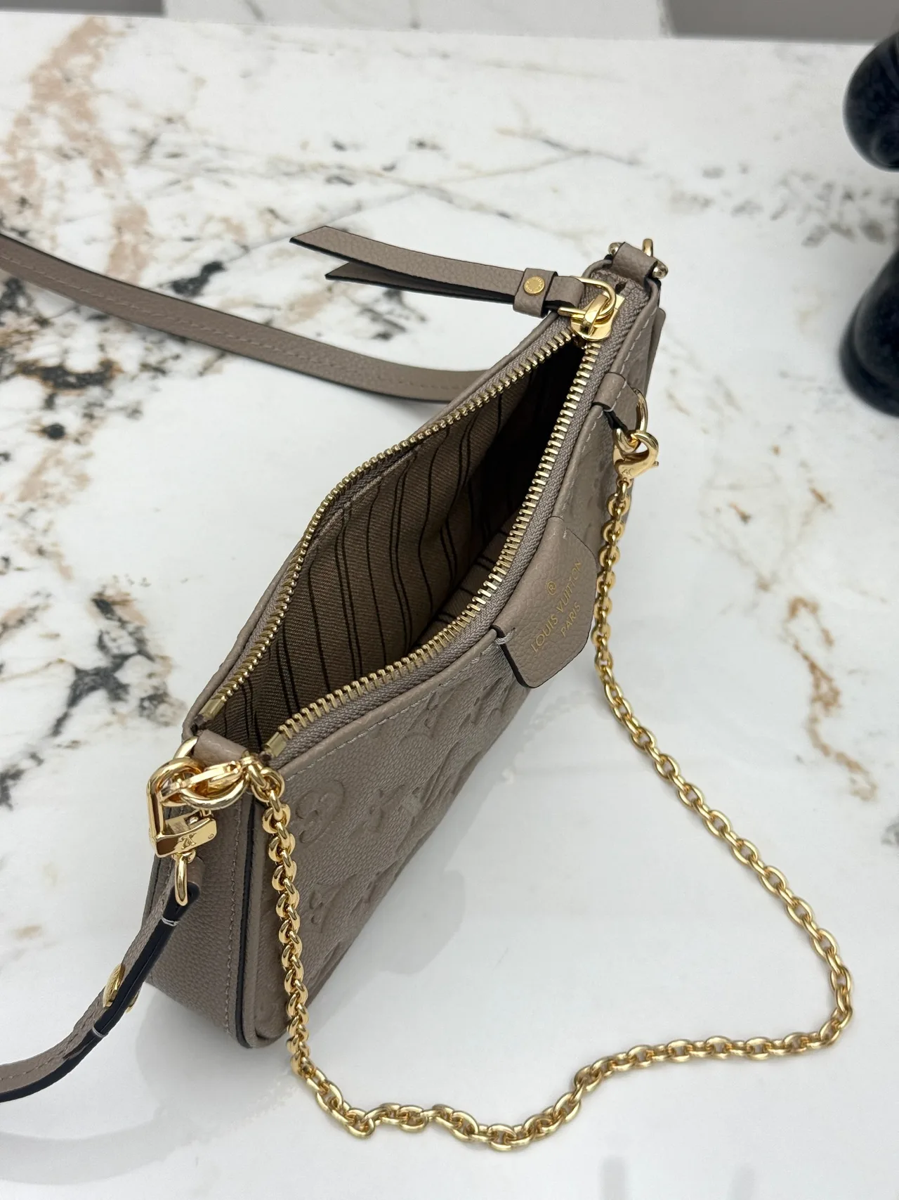 Louis Vuitton Leather Hobo Bag in Grey · view 6
