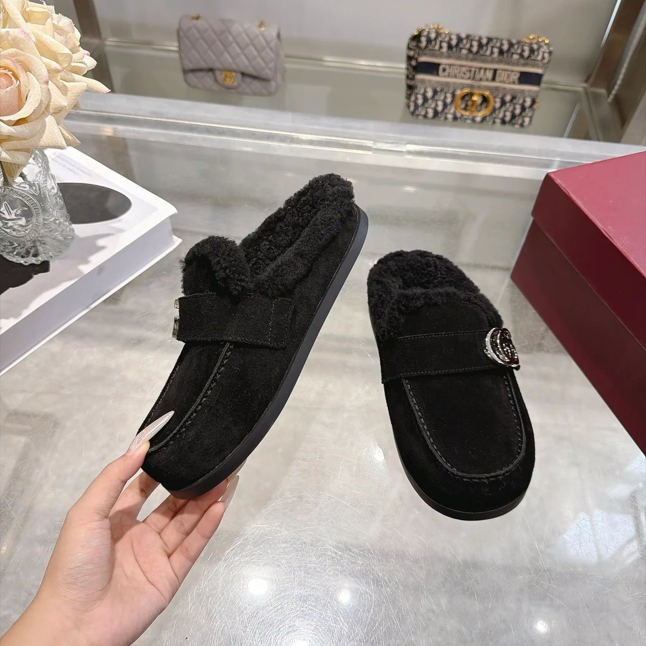 Gucci Cowhide Wool Suede-Look Slippers in Black · view 6