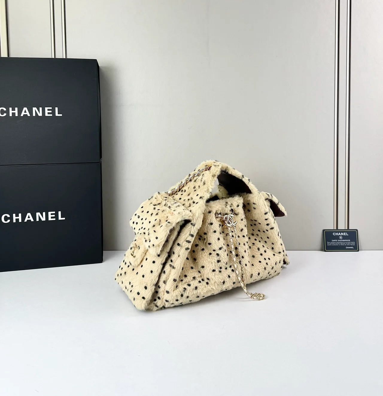 Chanel Drawstring Bucket Bag in White · view 3
