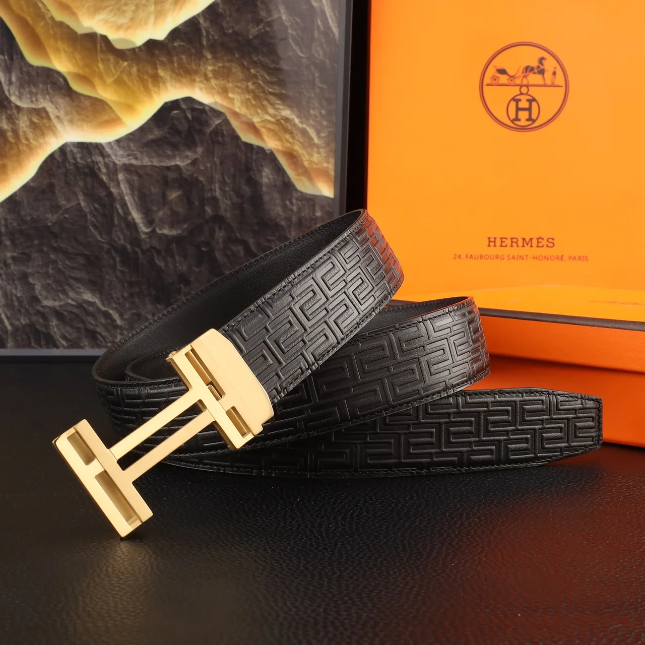 Hermes Geometric H Automatic Belt in Black · view 2