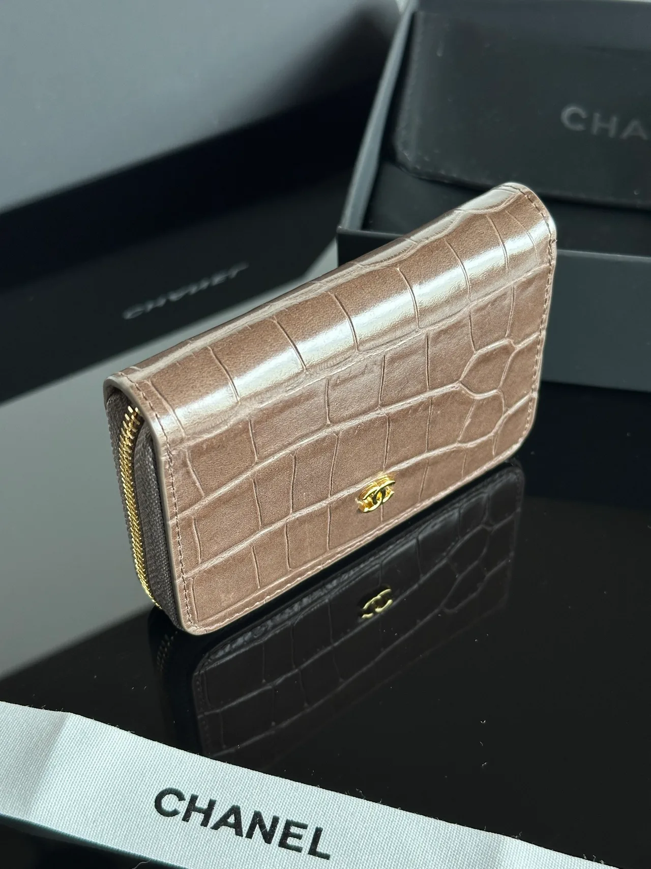 Chanel Smooth Wallet in Grey · view 5