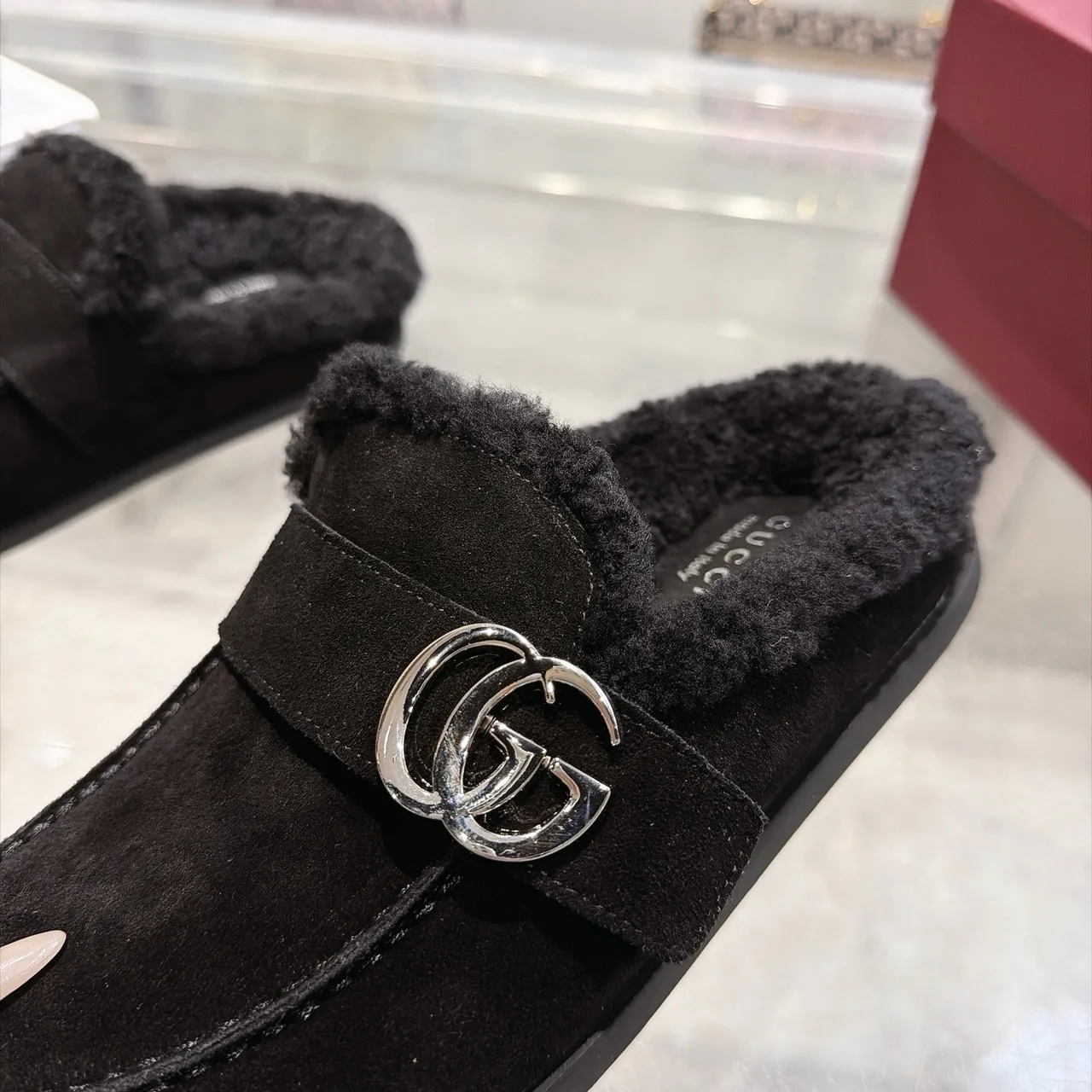 Gucci Cowhide Wool Suede-Look Slippers in Black · view 7