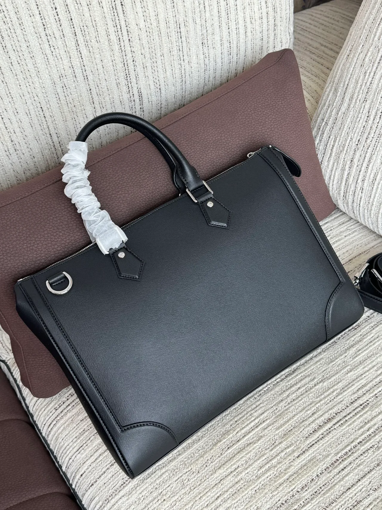 Louis Vuitton Cowhide Smooth Handbag in Black · view 2