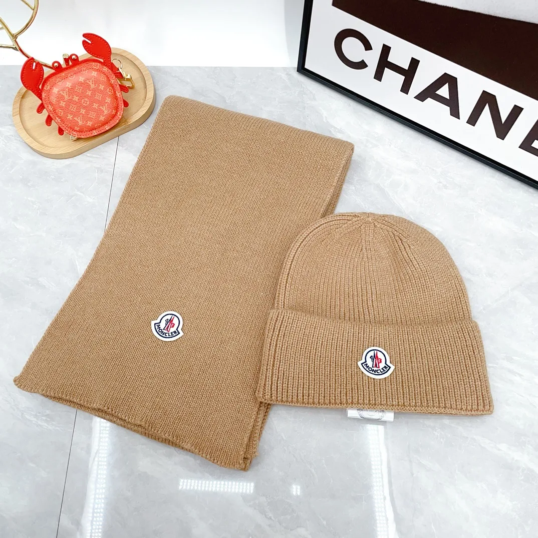 Moncler Wool Hat and scarf knit set in Tan · view 4