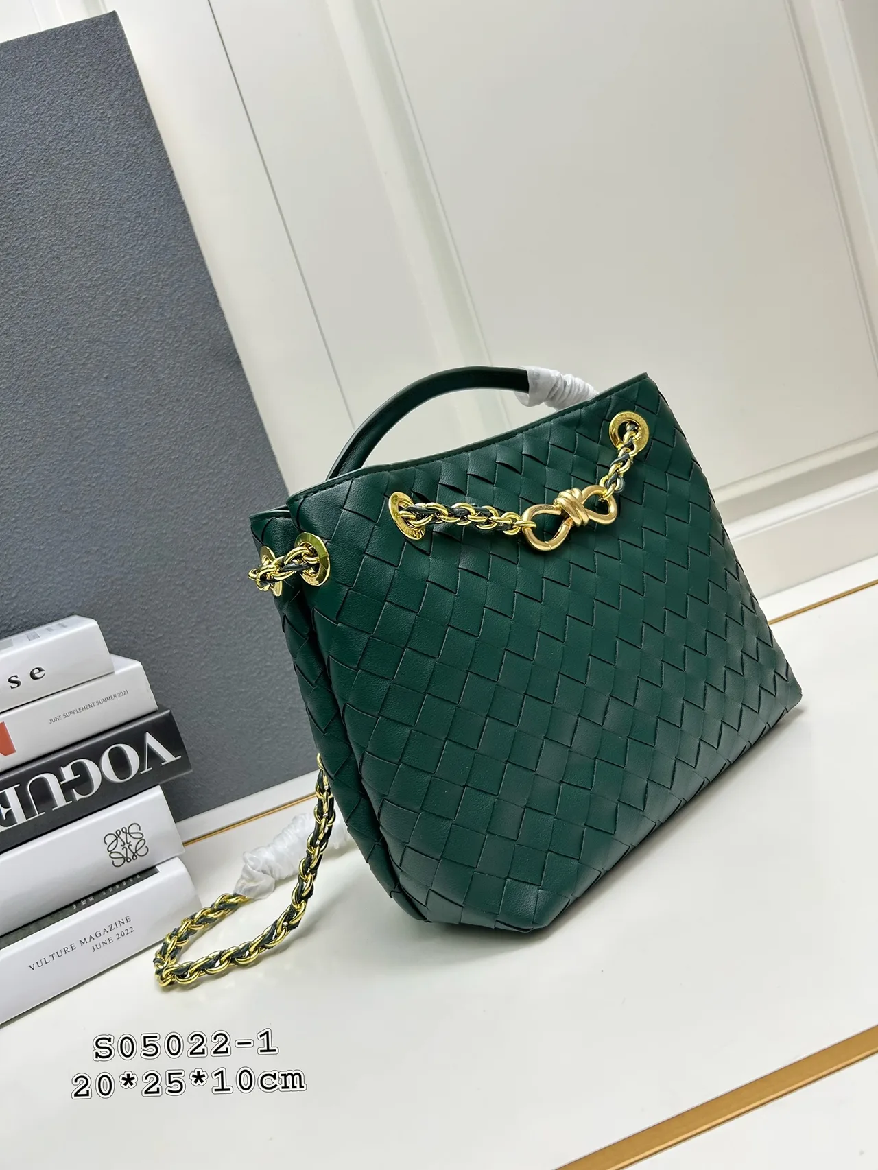Bottega Veneta Woven Tote in Green · view 2