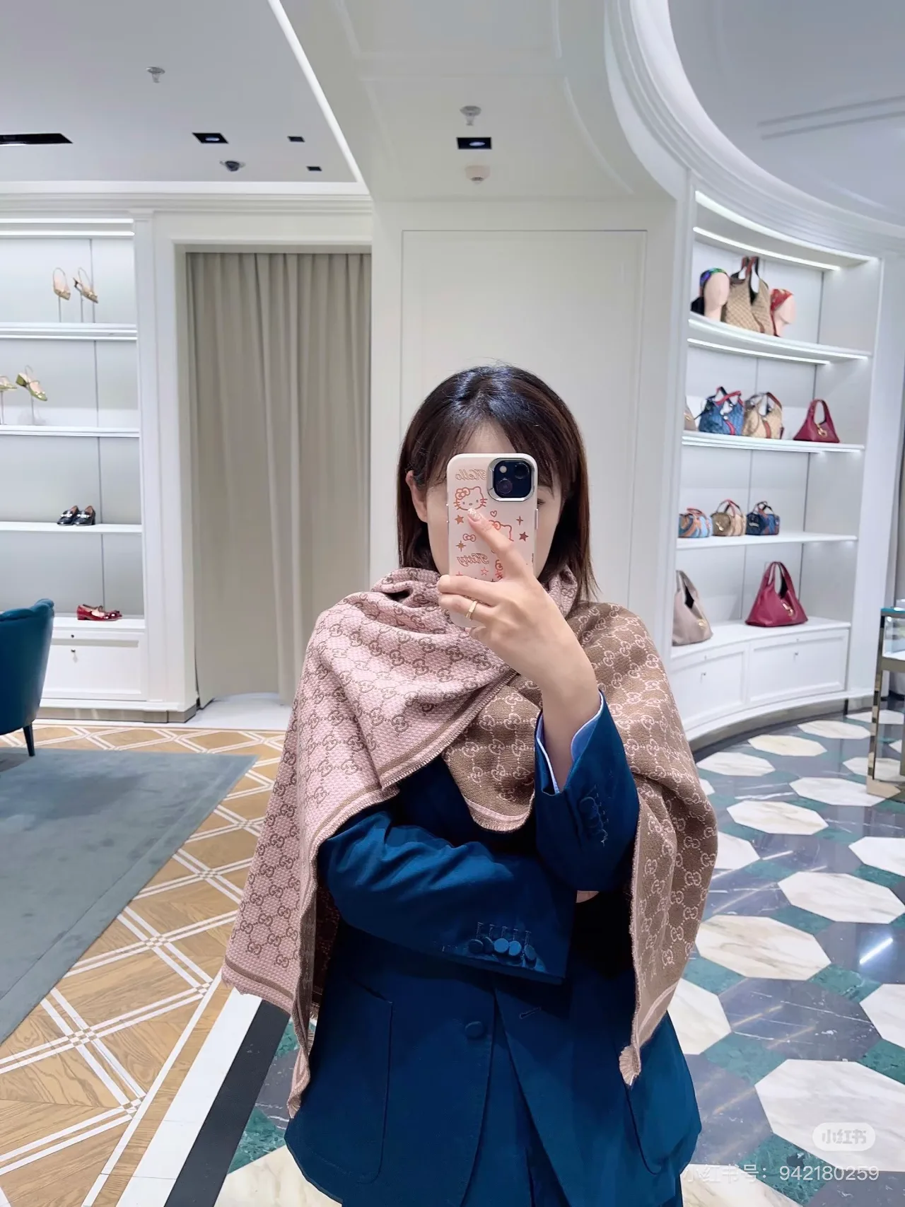 Gucci Wool Reversible Scarf in Pink · view 2
