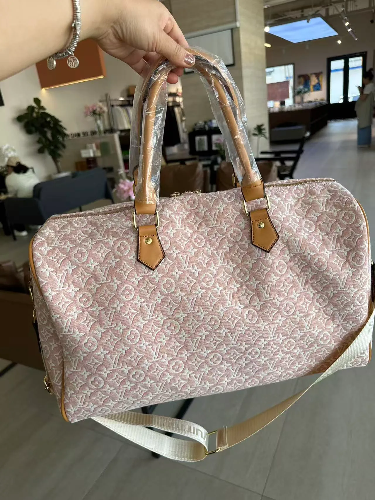 Louis Vuitton Duffel Bag in Pink · view 4