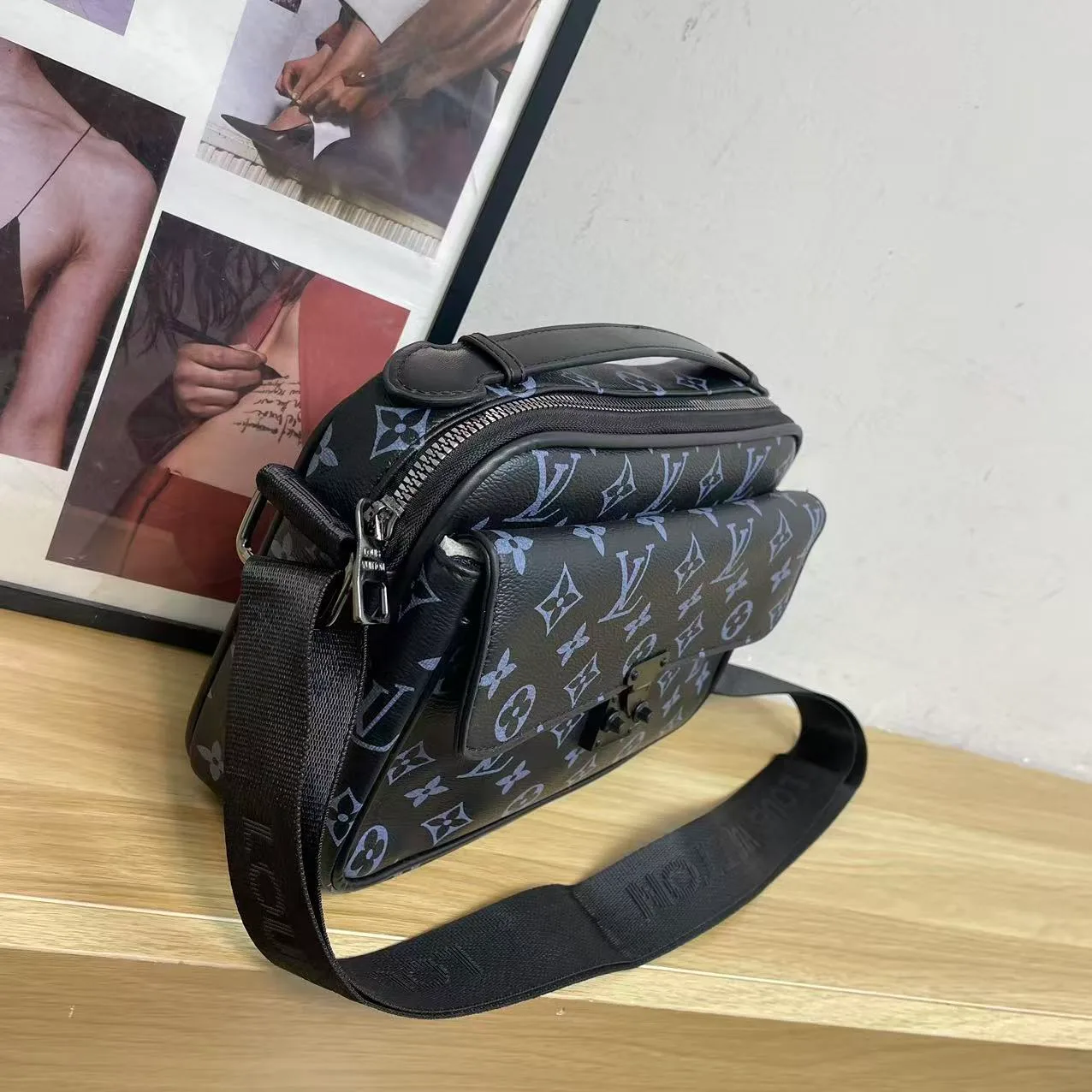 Louis Vuitton Flap camera bag in Brown & Grey & Black · view 6