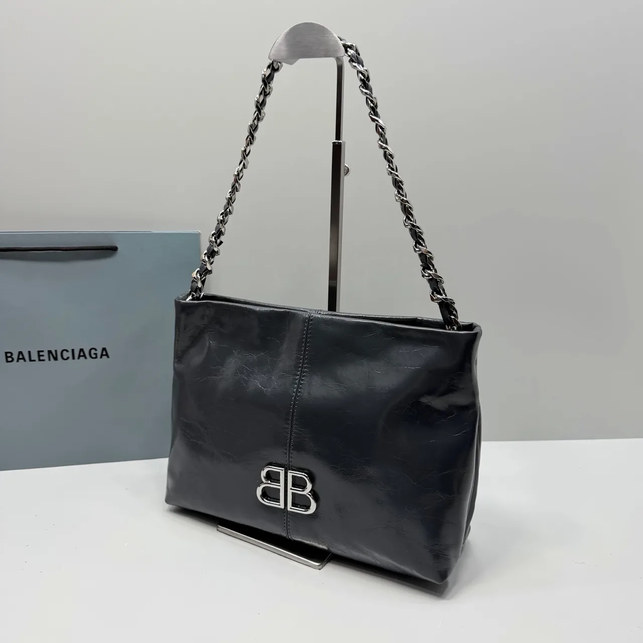 Balenciaga Cowhide Glossy Tote in Black · view 4
