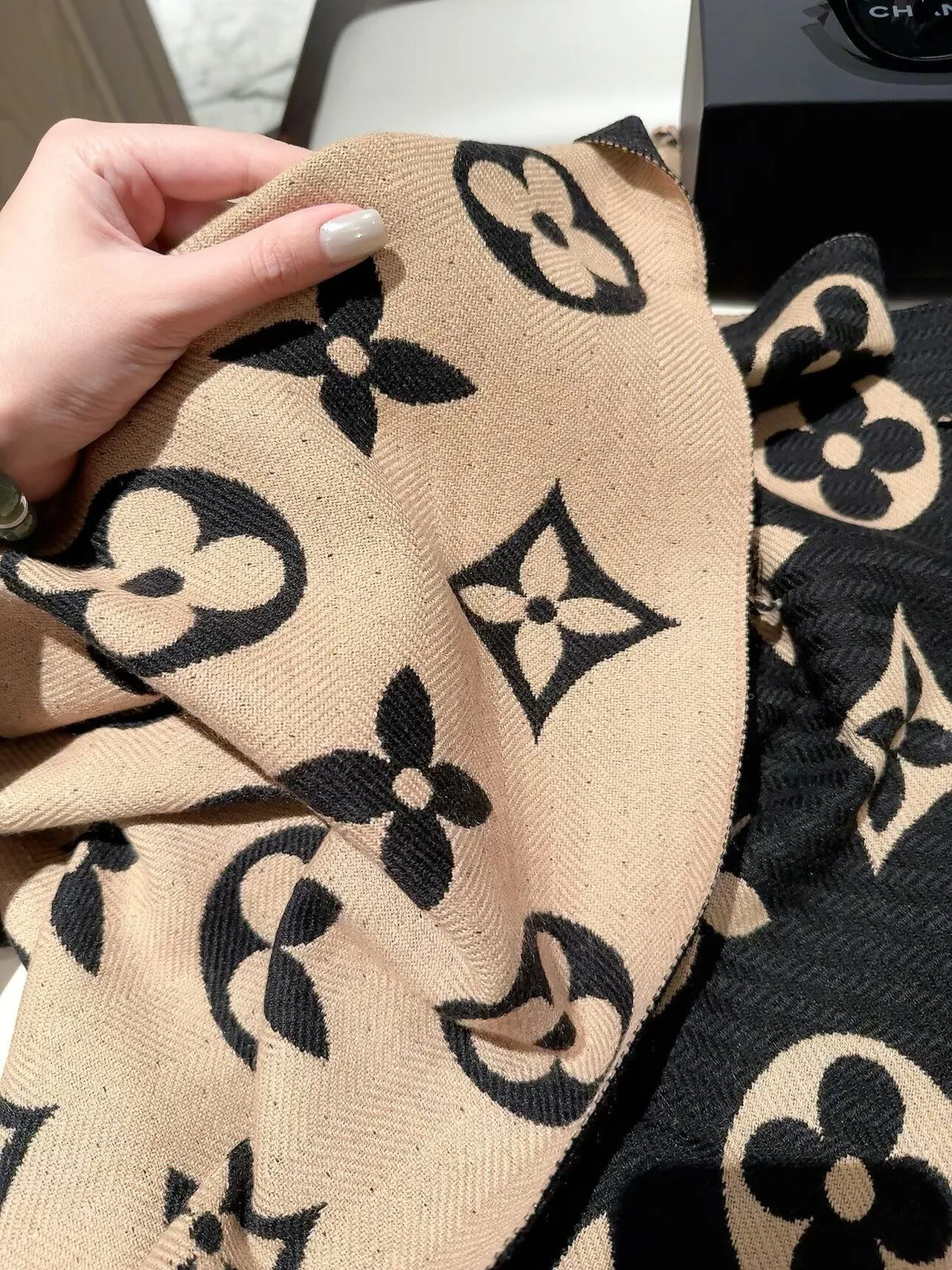 Louis Vuitton Reversible Monogram Shawl in Beige & Black · view 8