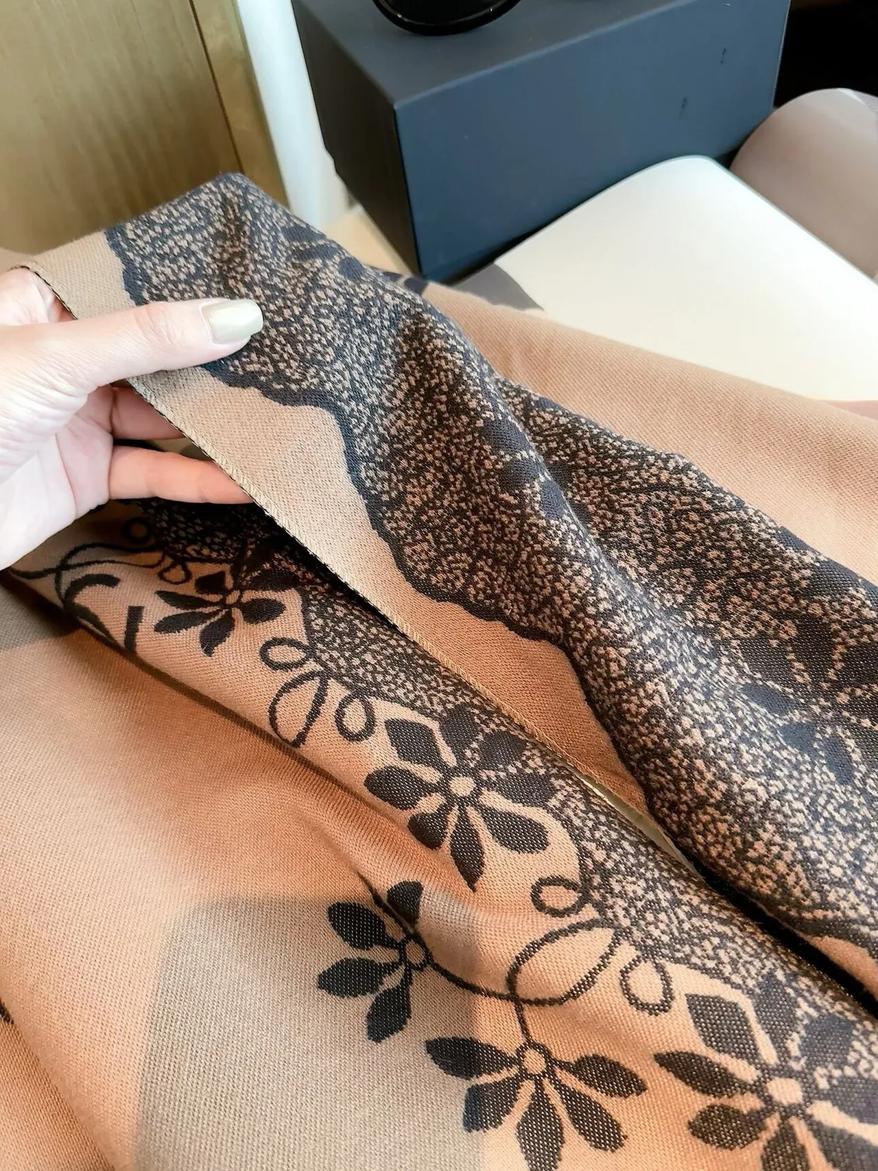Chanel Reversible Scarf in Beige & Grey · view 8