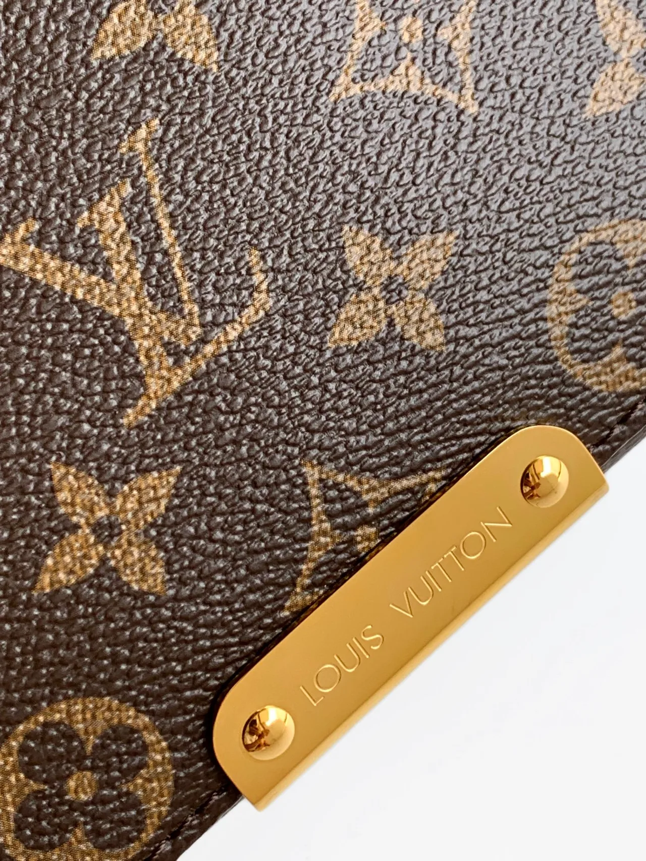 Louis Vuitton Smooth Crossbody Bag in Brown · view 5