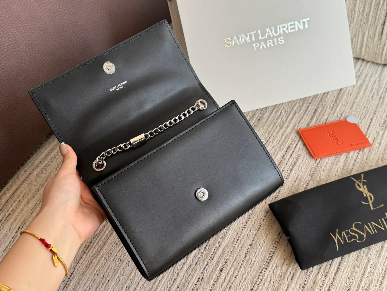 Saint Laurent Clutch in Black · view 7