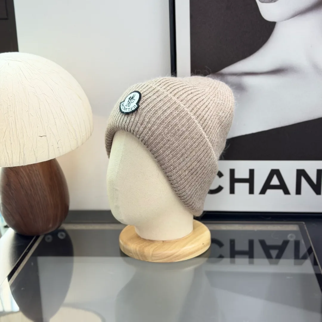 Moncler Beanie in Beige · view 4