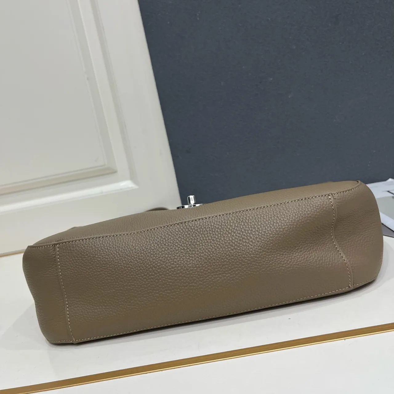Chanel Smooth Clutch in Grey · view 7
