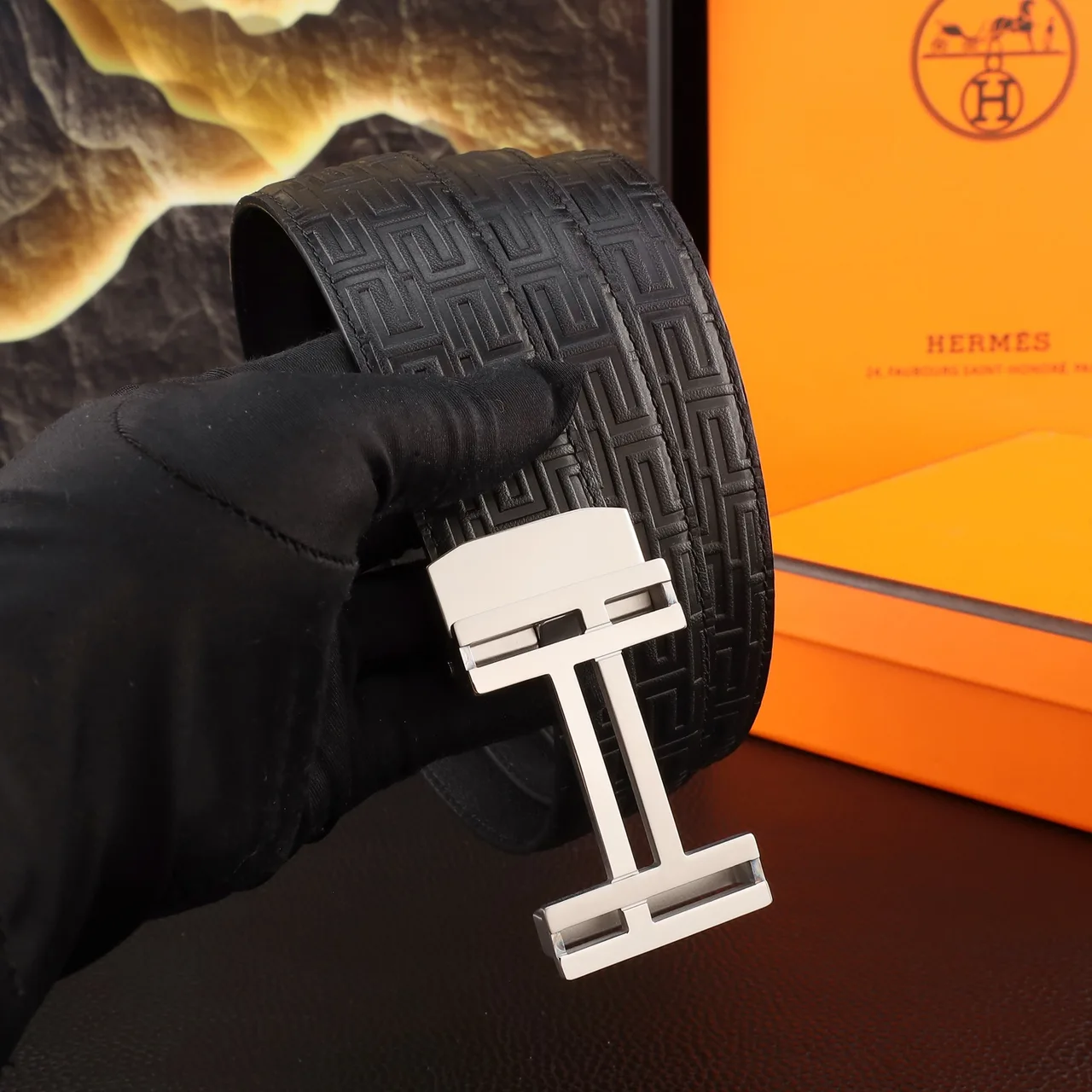 Hermes Geometric H Automatic Belt in Black · view 5