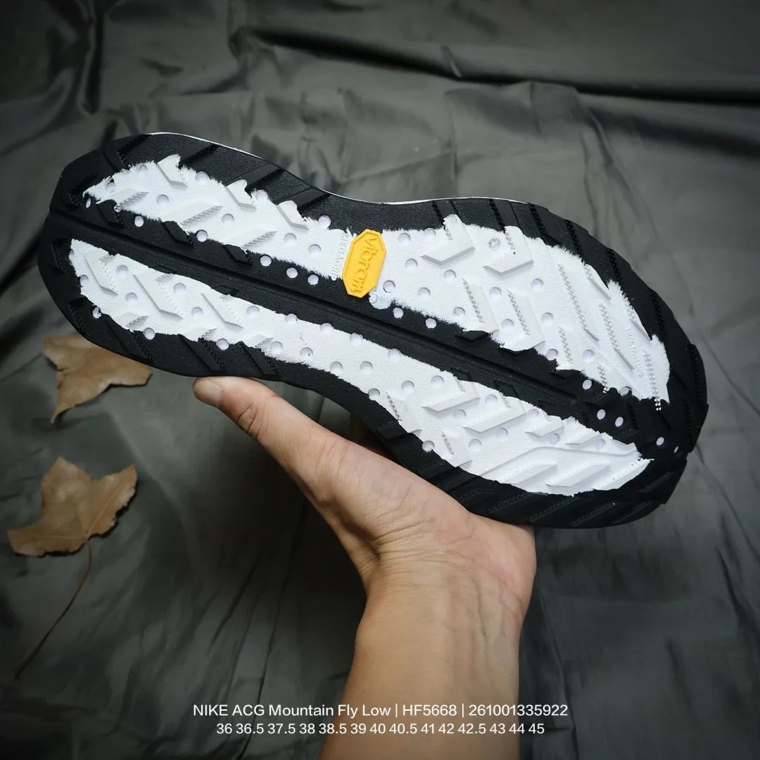 Nike Sneakers in Black · view 6