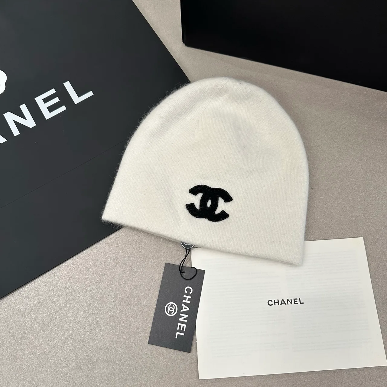 Chanel CC knit beanie in White & Black · view 3