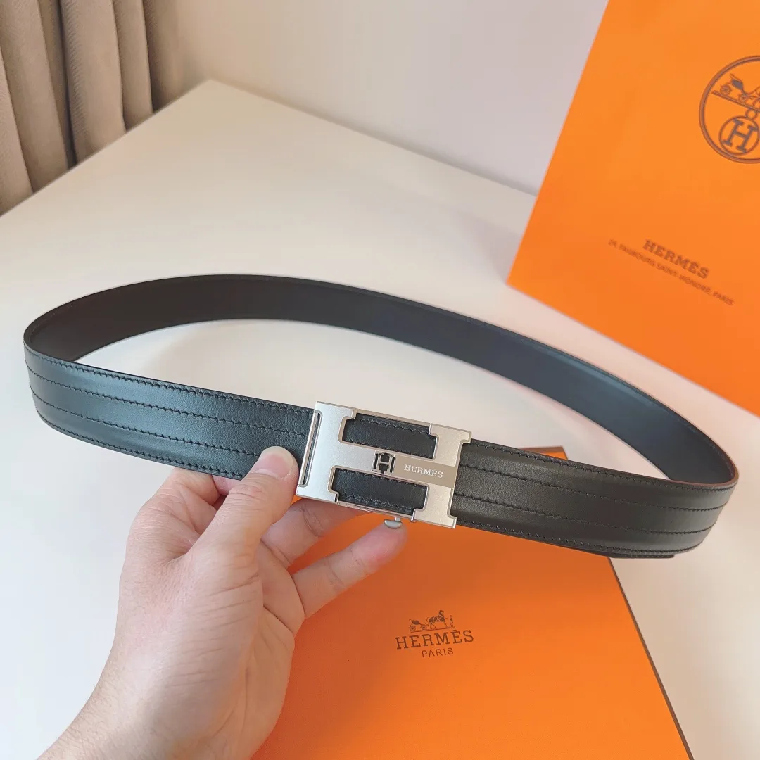 Hermes Glossy Belt in Black · view 1