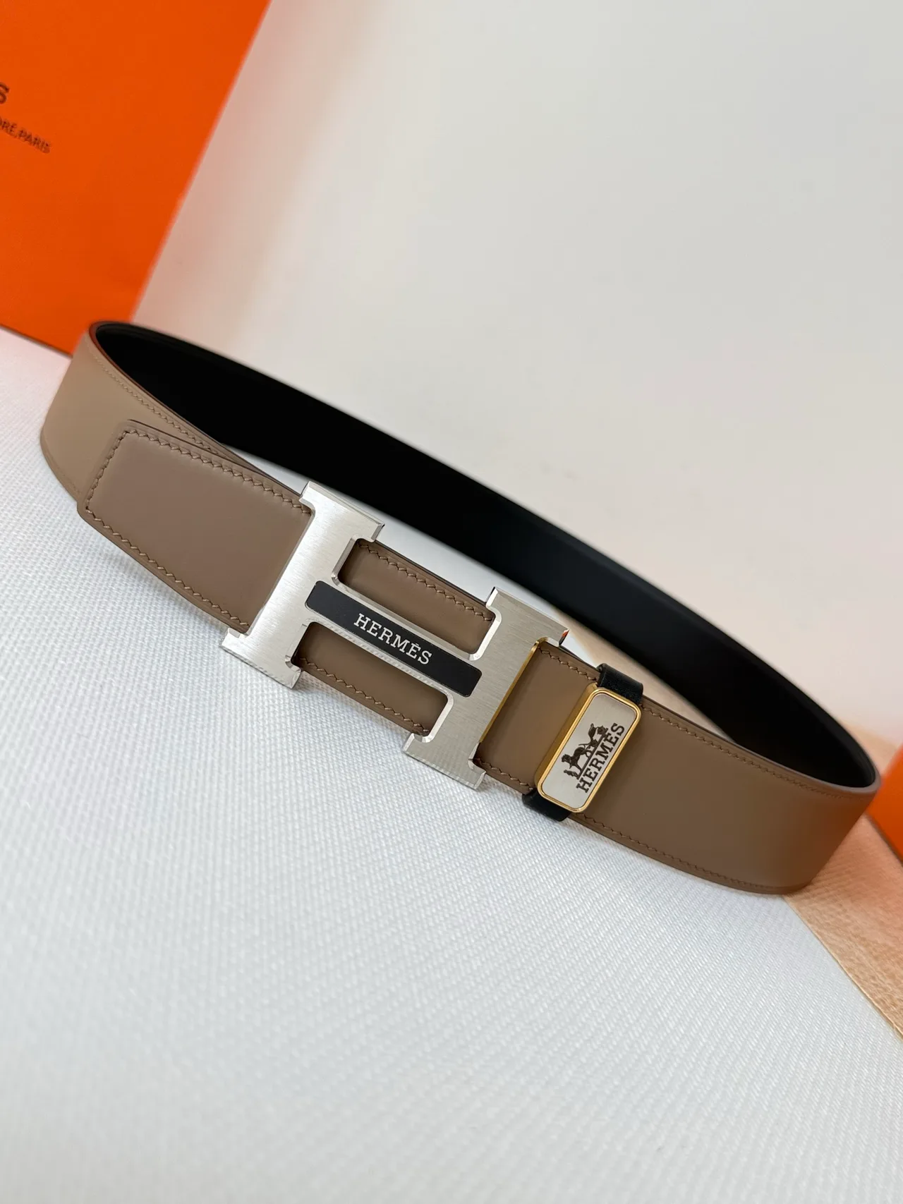Hermes Reversible H Belt in Black · view 6