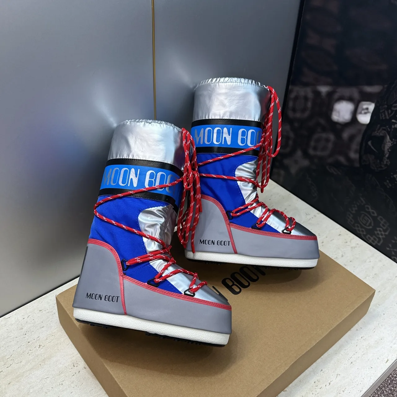 Moon Boot Glossy Park Soulmate Snow Boots in Silver · view 4