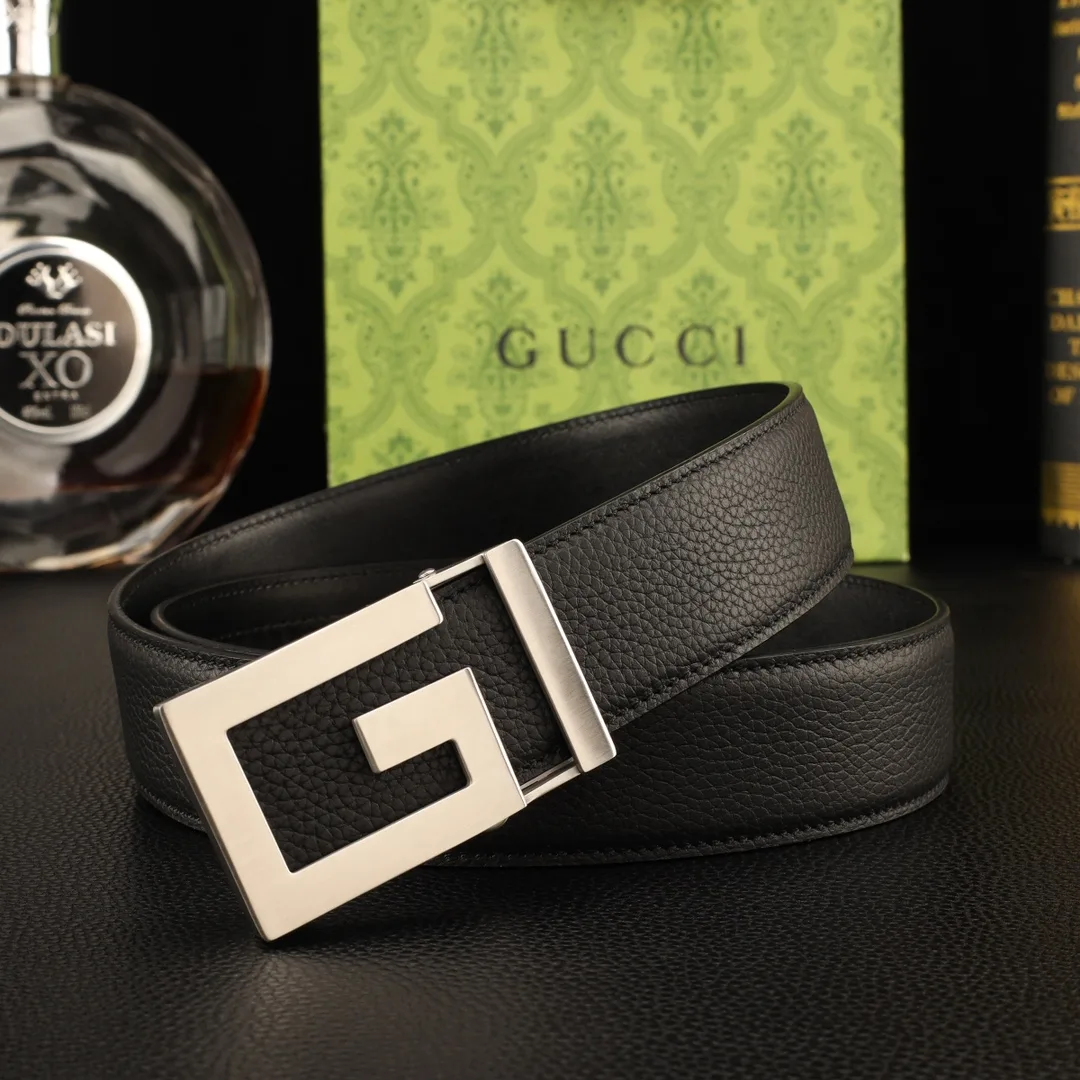 Gucci G Buckle Belt in Black · view 3