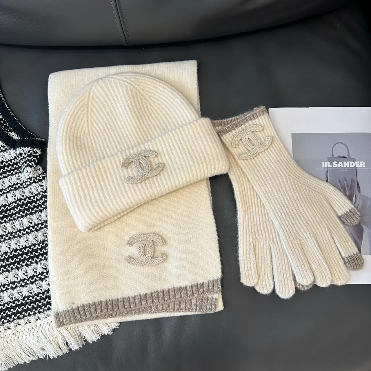 Chanel Hat scarf and gloves knit set in Burgundy & Cream & Black & Beige · view 2