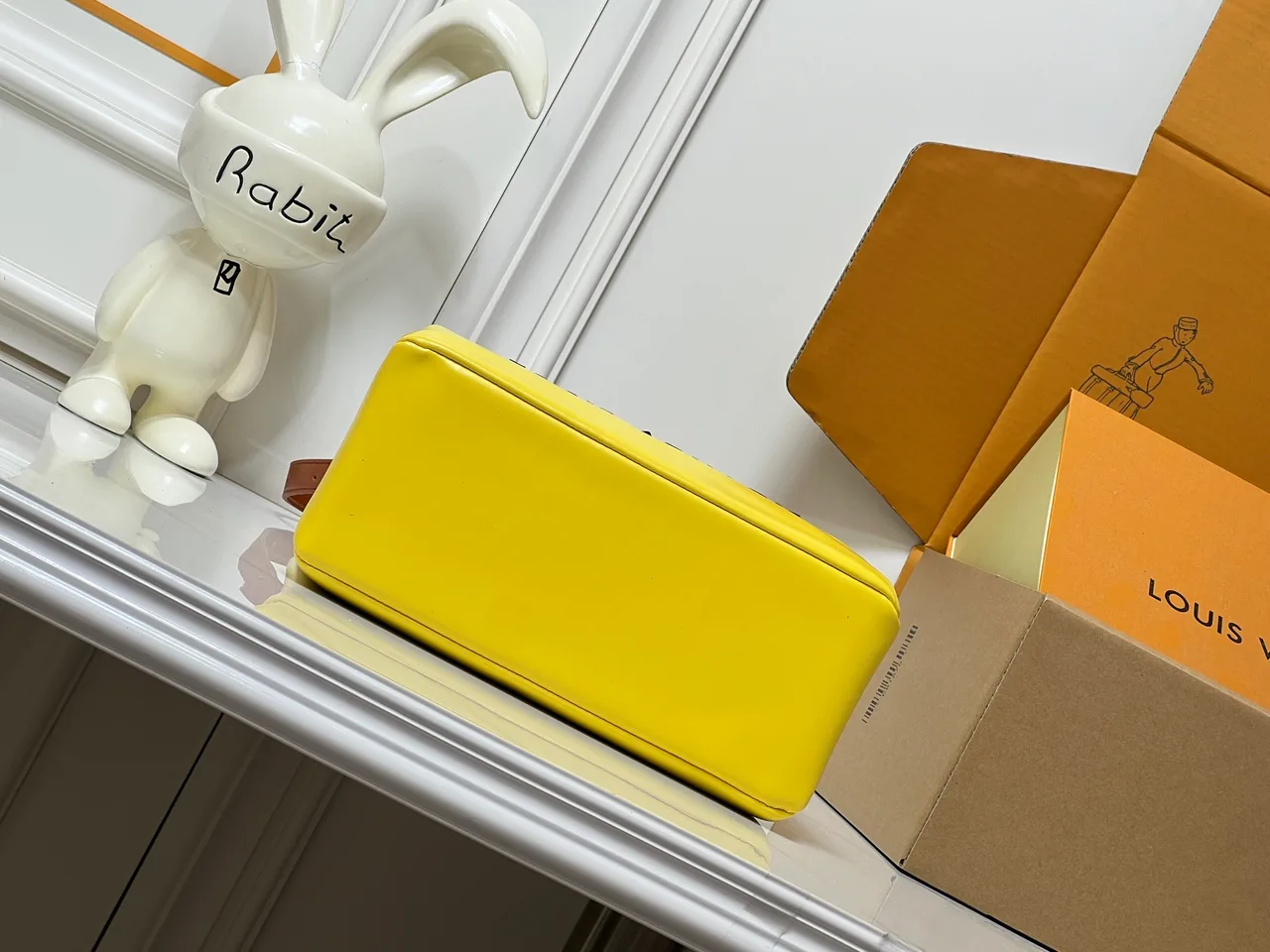Louis Vuitton Cowhide Glossy Tote in Yellow · view 5