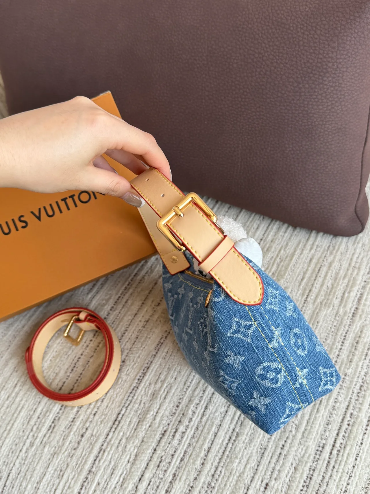 Louis Vuitton Hobo Bag in Blue · view 2