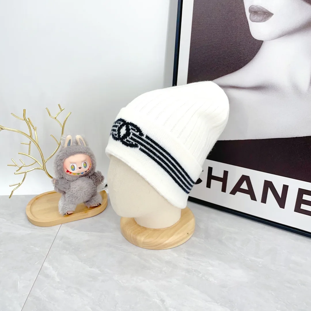 Chanel Beanie in White · view 3