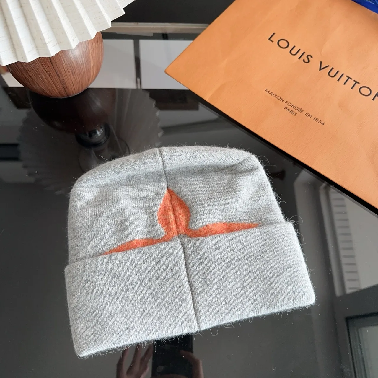 Louis Vuitton Beanie in Grey · view 7