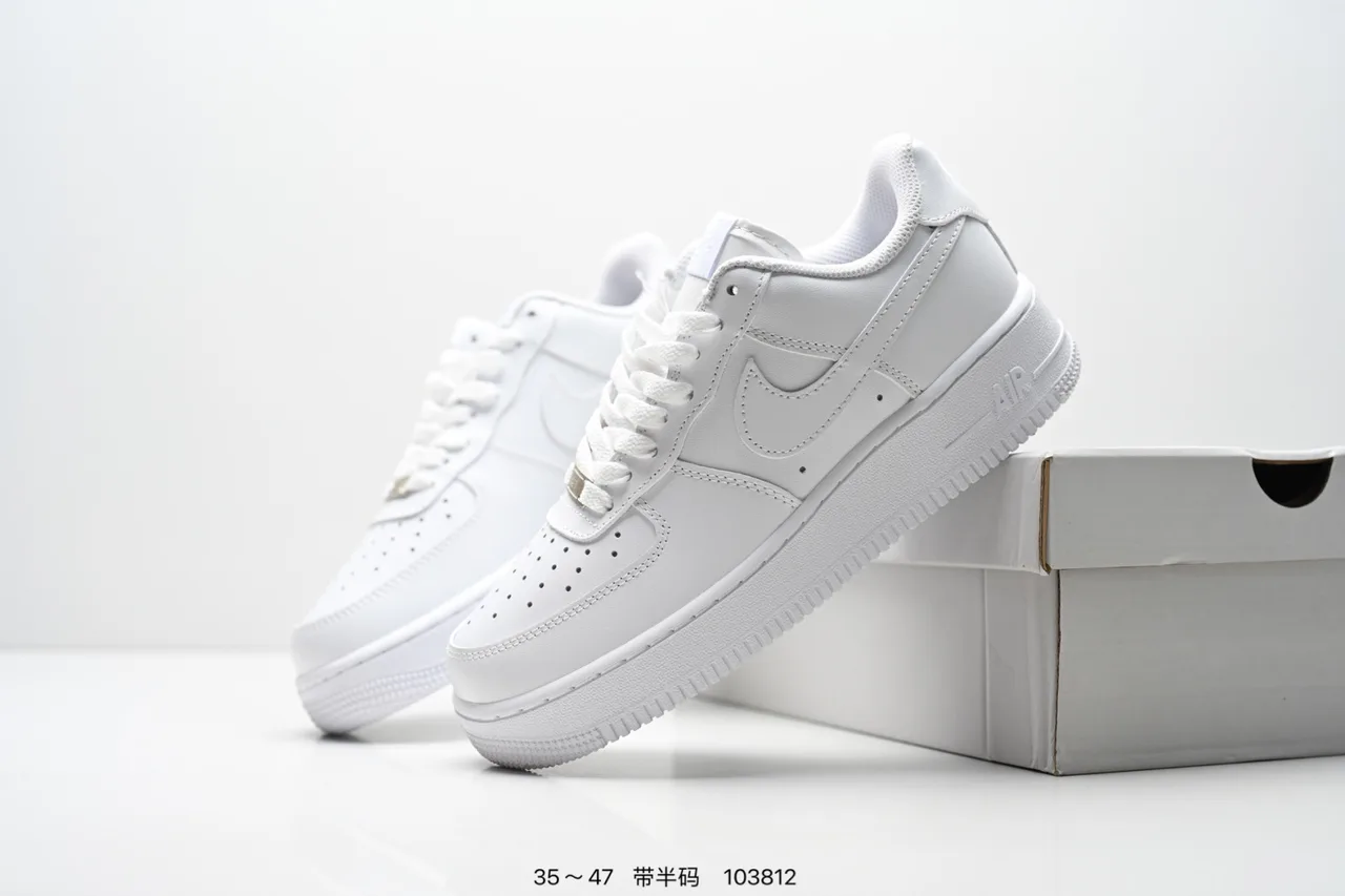 Nike Air Force Sneakers in Black & White · view 4