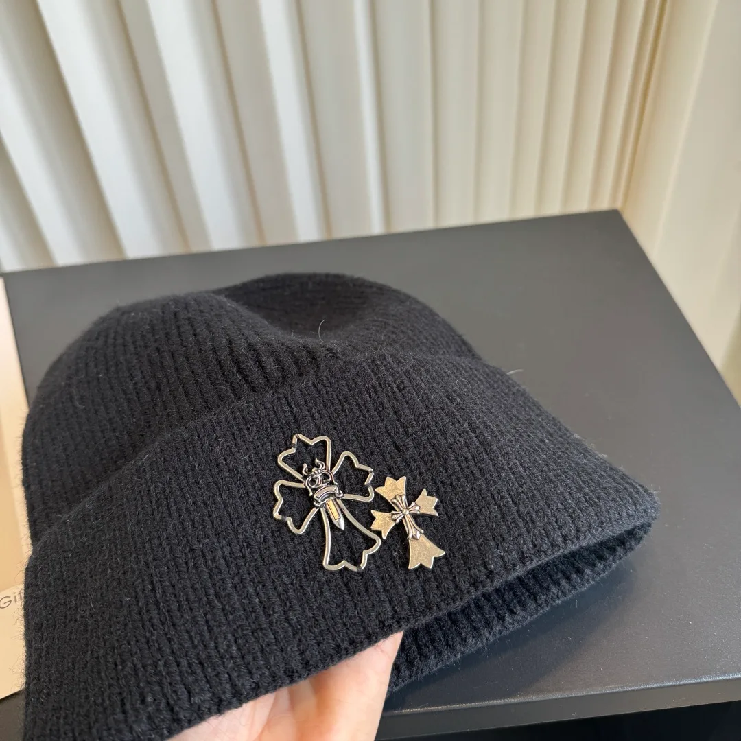 Chrome Hearts Ribbed Embroidered Beanie in Black · view 5