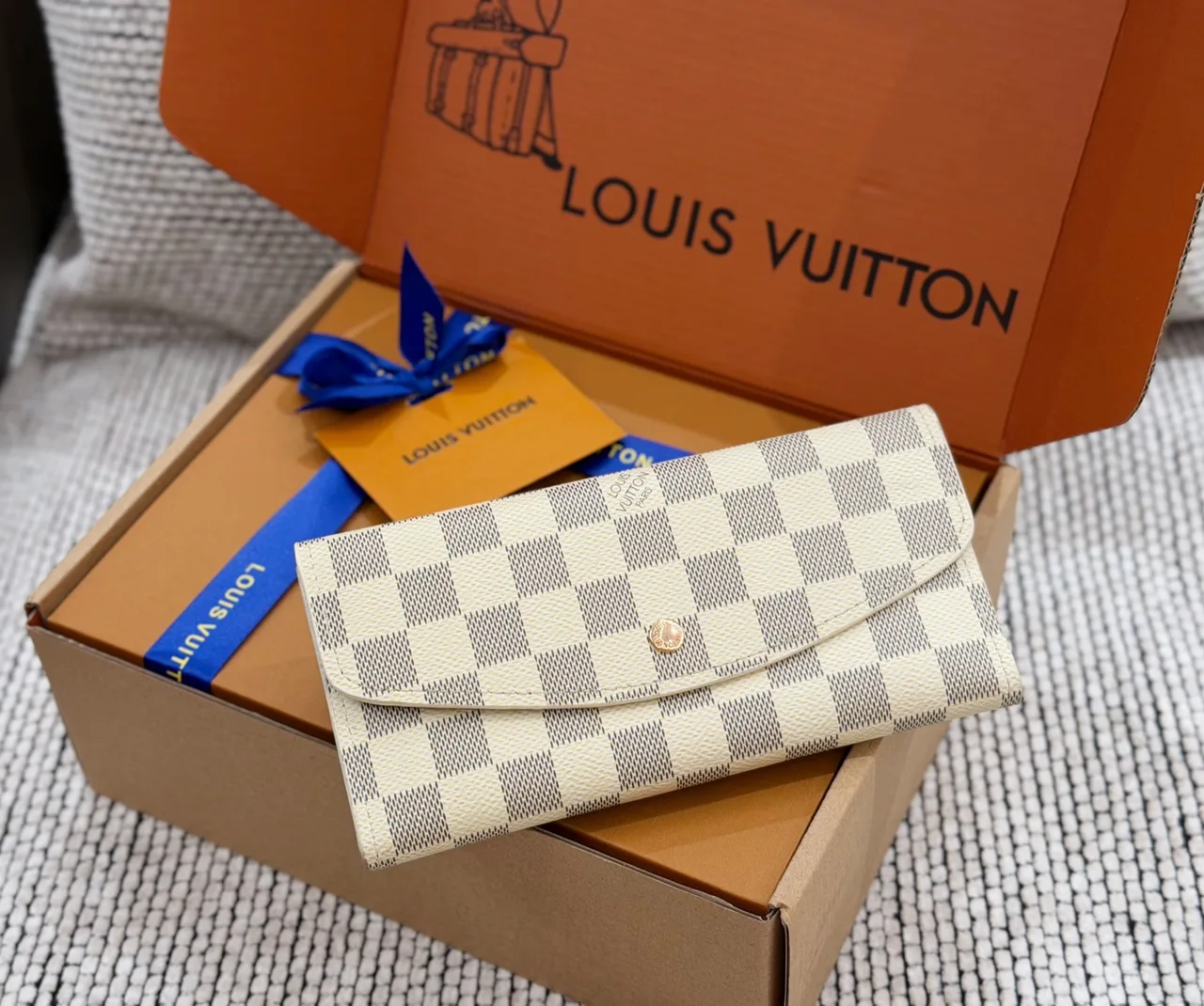 Louis Vuitton Envelope Wallet in Brown & White & Beige · view 3