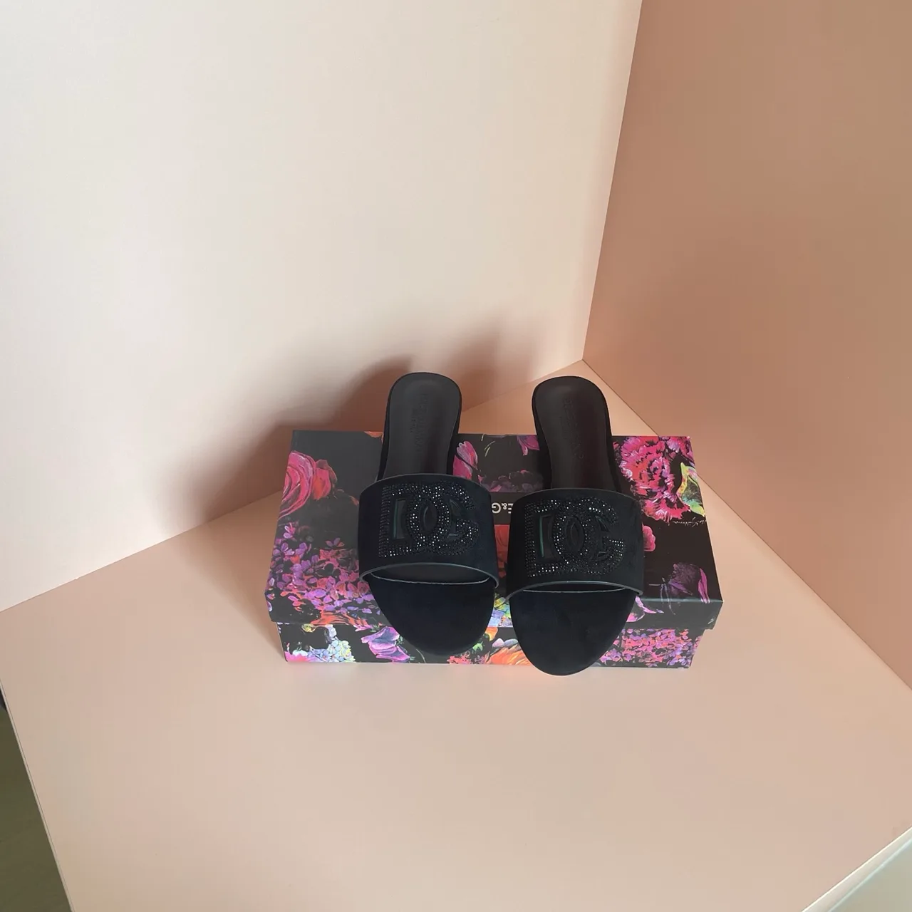 Dolce & Gabbana Mules in Green / Black / Brown / Pink · view 2