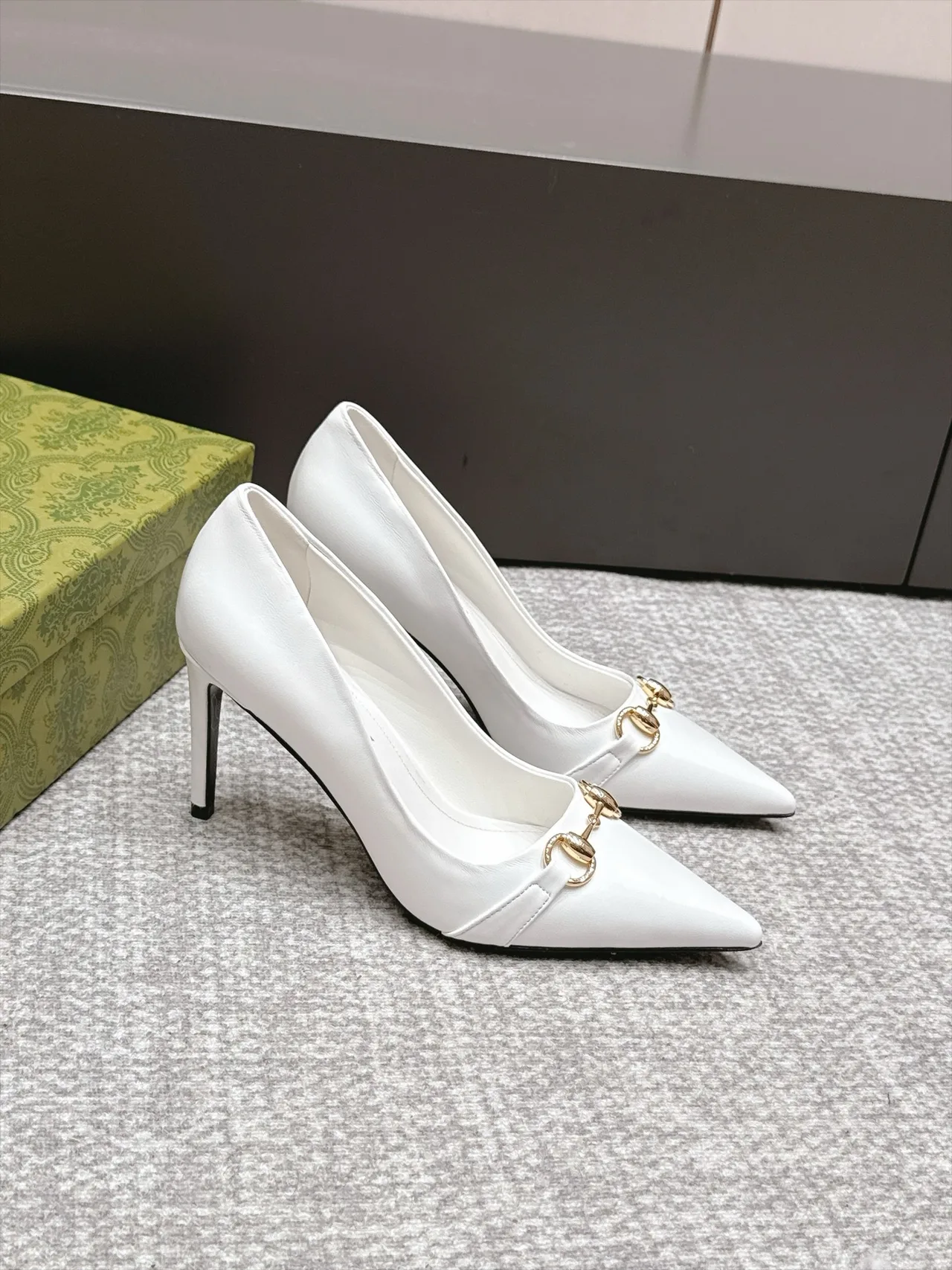 Gucci Sheepskin Horsebit Heel Pumps in White · view 3